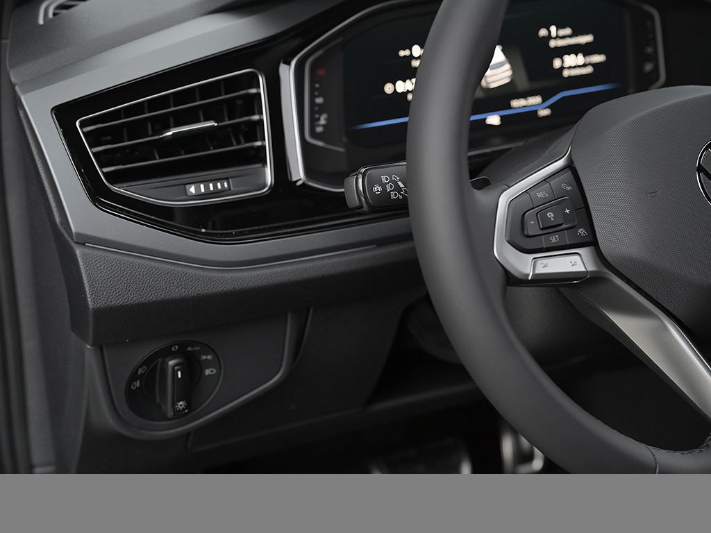 Volkswagen Taigo 1.0 R-LINE BLACK STYLE CAM ACC LM18 NAVI