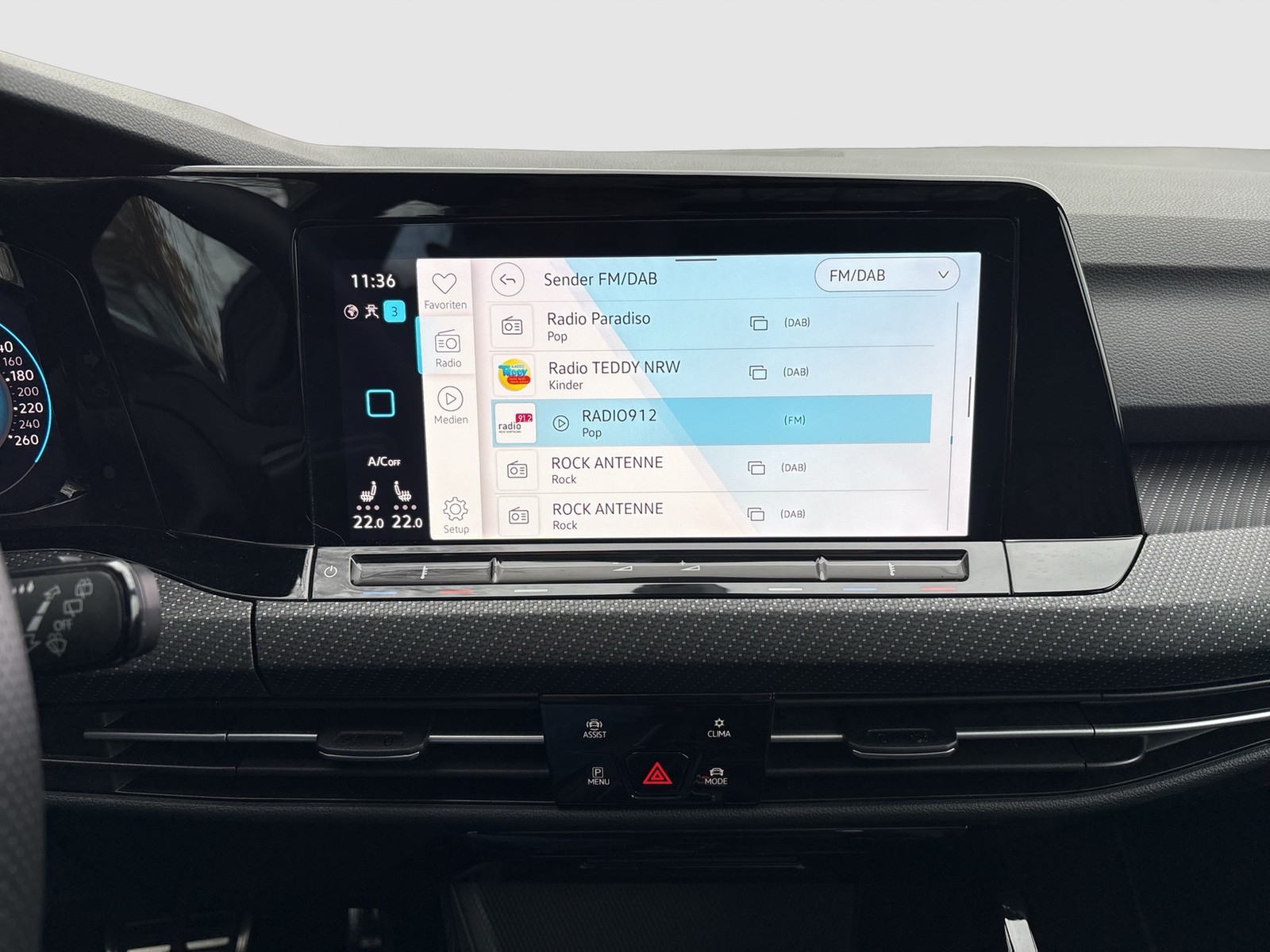 Volkswagen Golf Variant VIII 2.0 R-LINE PANO CAM ACC LM17