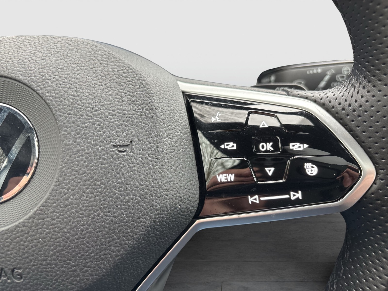 Volkswagen Golf Variant VIII 2.0 R-LINE PANO CAM ACC LM17