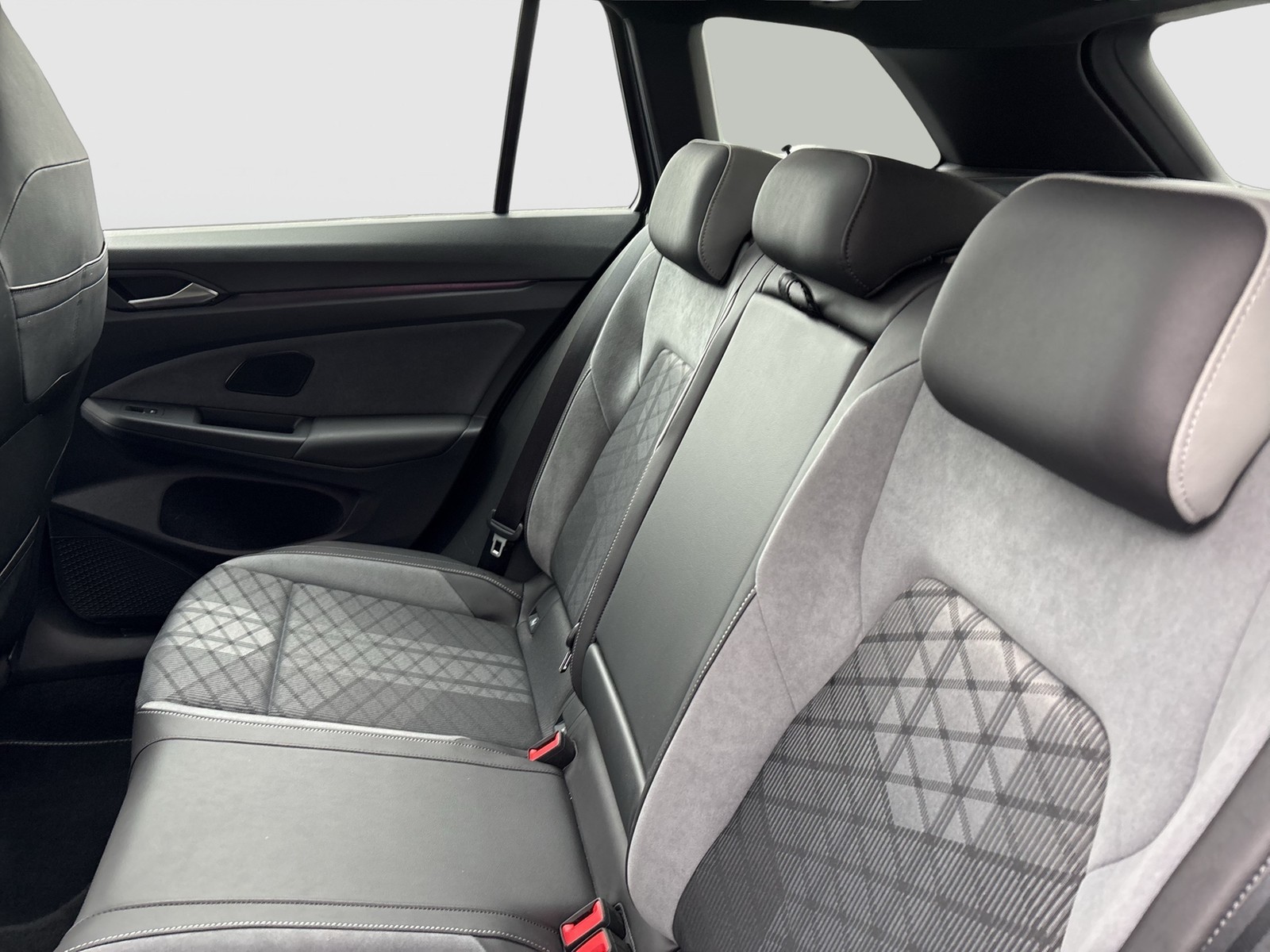 Volkswagen Golf Variant VIII 2.0 R-LINE PANO CAM ACC LM17