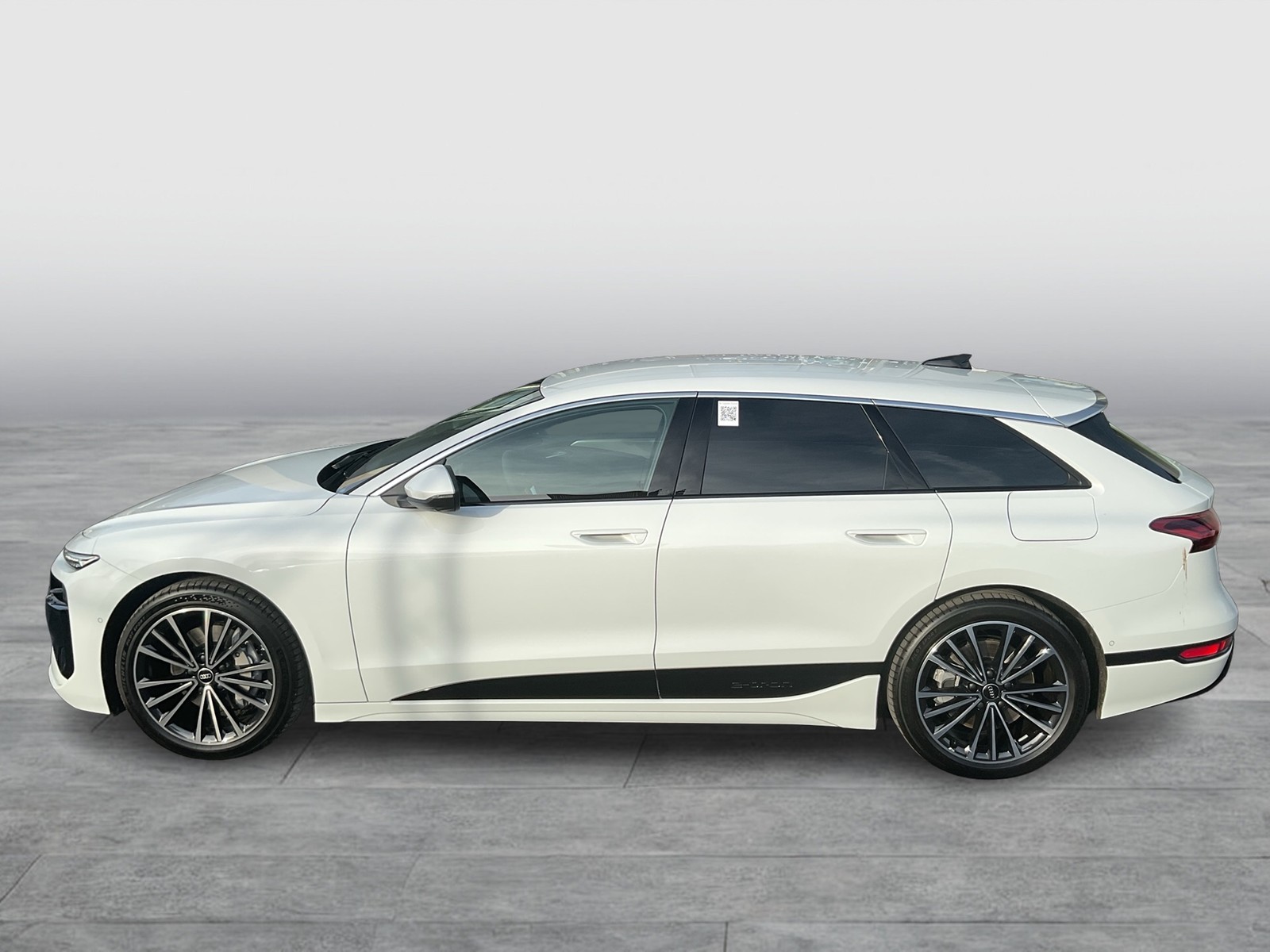 Audi A6 e-tron Avant performance advanced AHK LM20