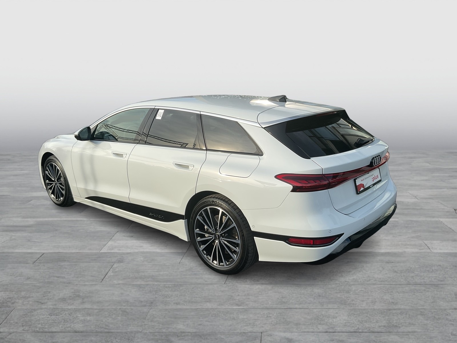 Audi A6 e-tron Avant performance advanced AHK LM20