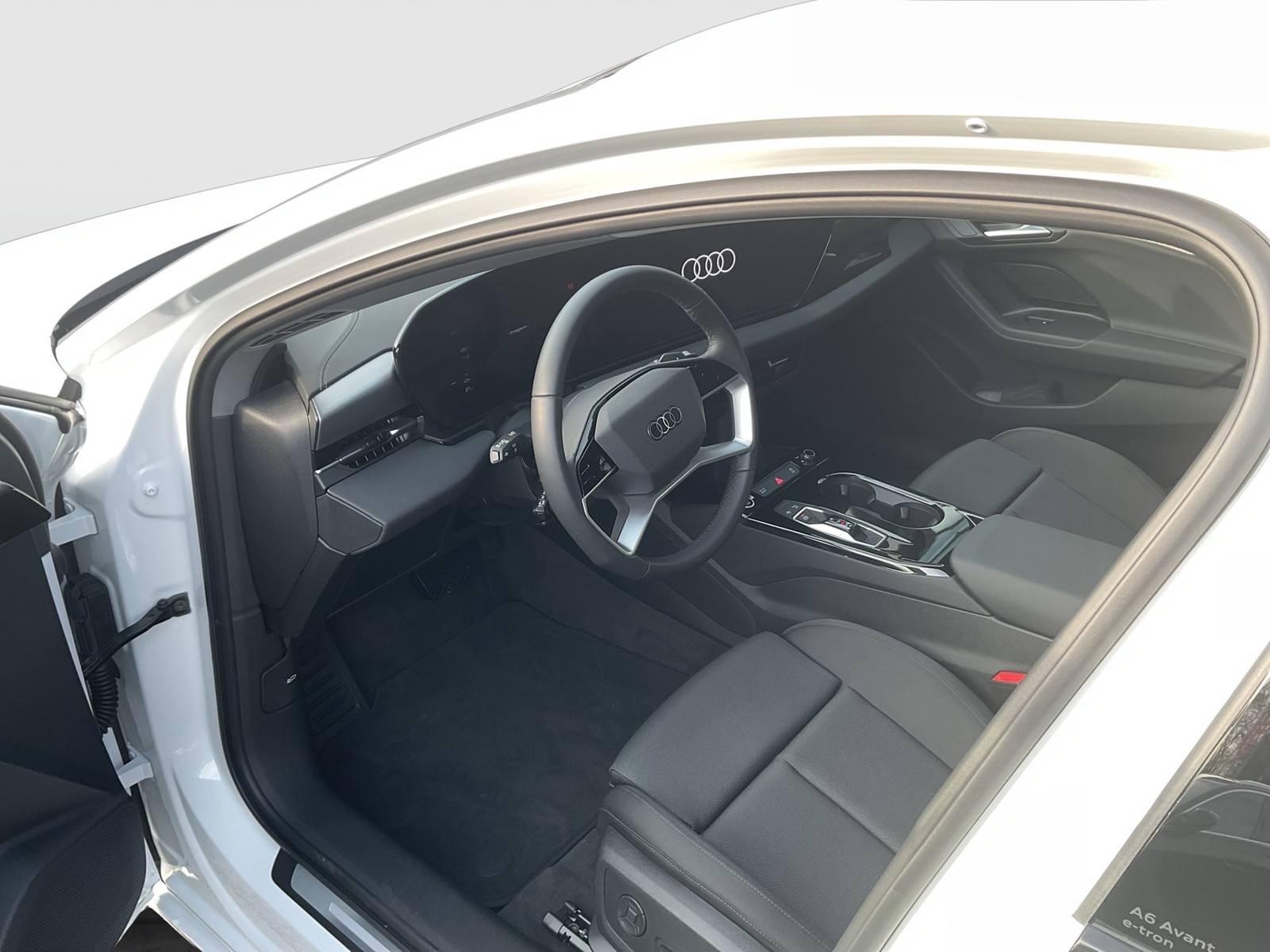 Audi A6 e-tron Avant performance advanced AHK LM20