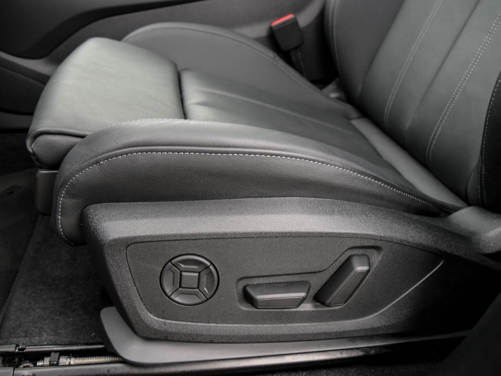 Audi Q6 e-tron performance S LINE PANO AHK 360CAM 20Z