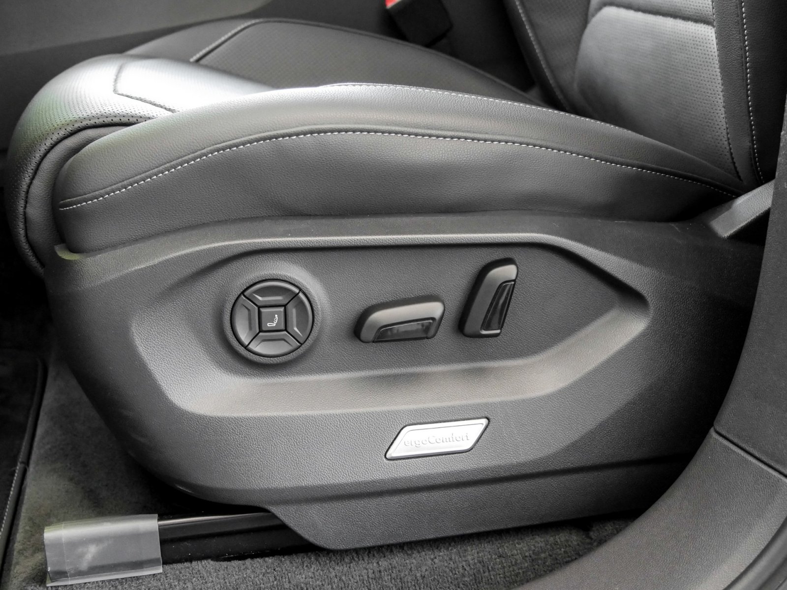 Volkswagen Touareg V6 R-LINE BLACKSTYLE PANO AHK 360CAM 21Z