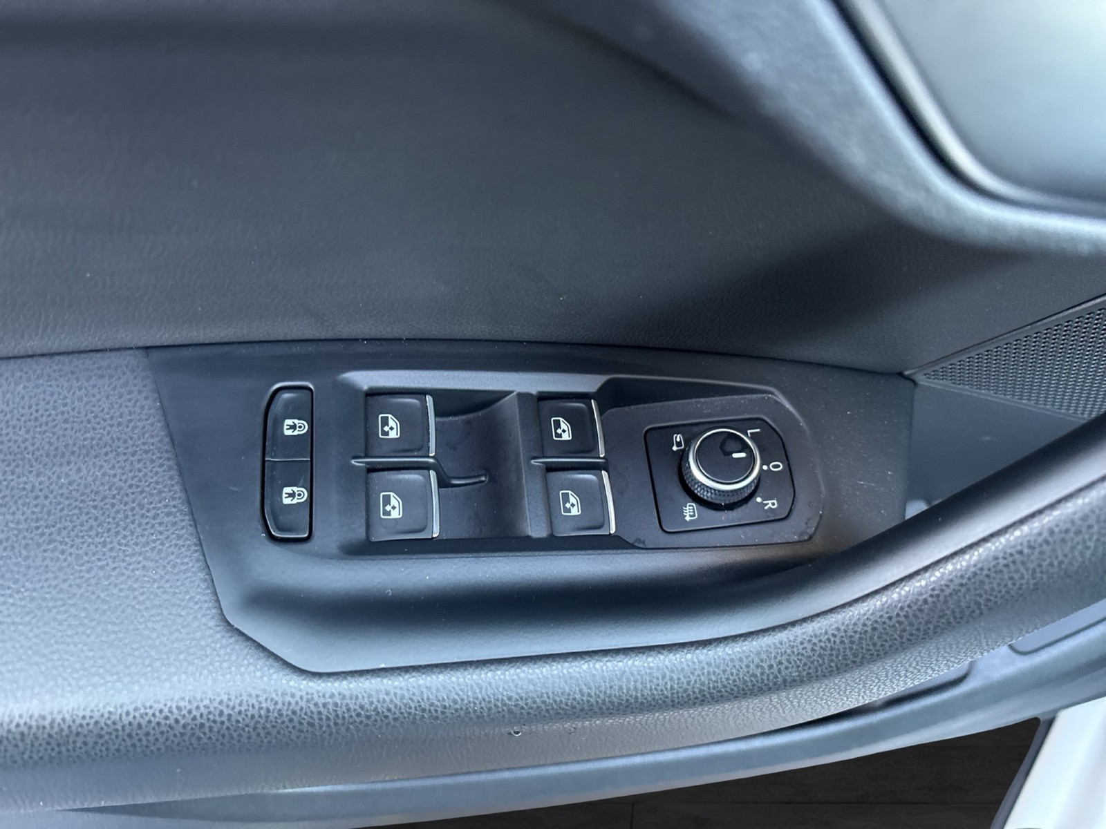 Volkswagen Touareg V6 R-LINE BLACKSTYLE PANO 360CAM ALU21"