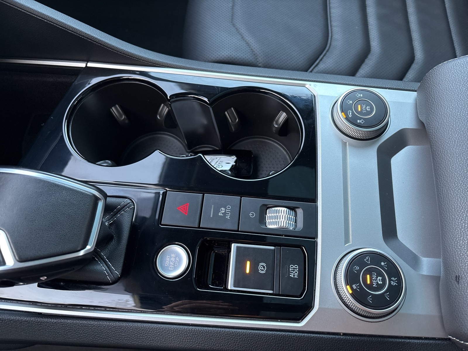 Volkswagen Touareg V6 R-LINE BLACKSTYLE PANO 360CAM ALU21"