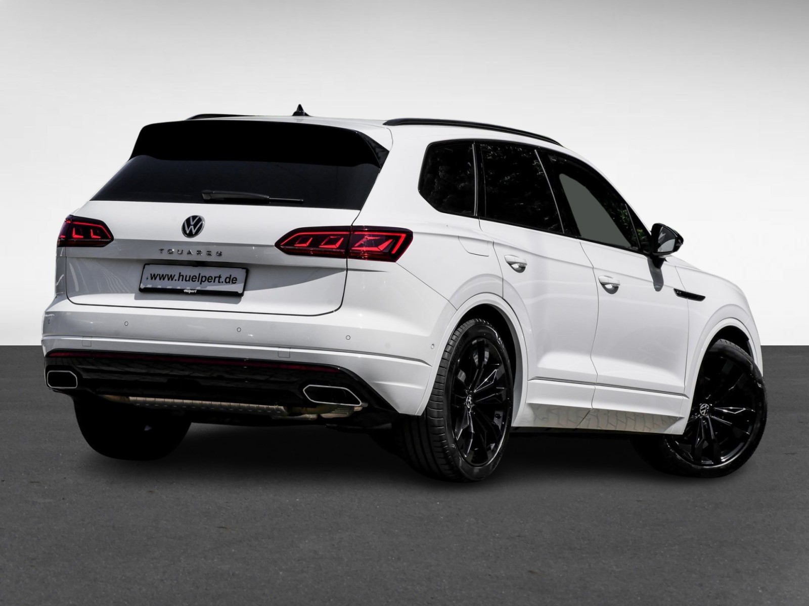 Volkswagen Touareg V6 R-LINE BLACKSTYLE PANO AHK 360CAM 21Z