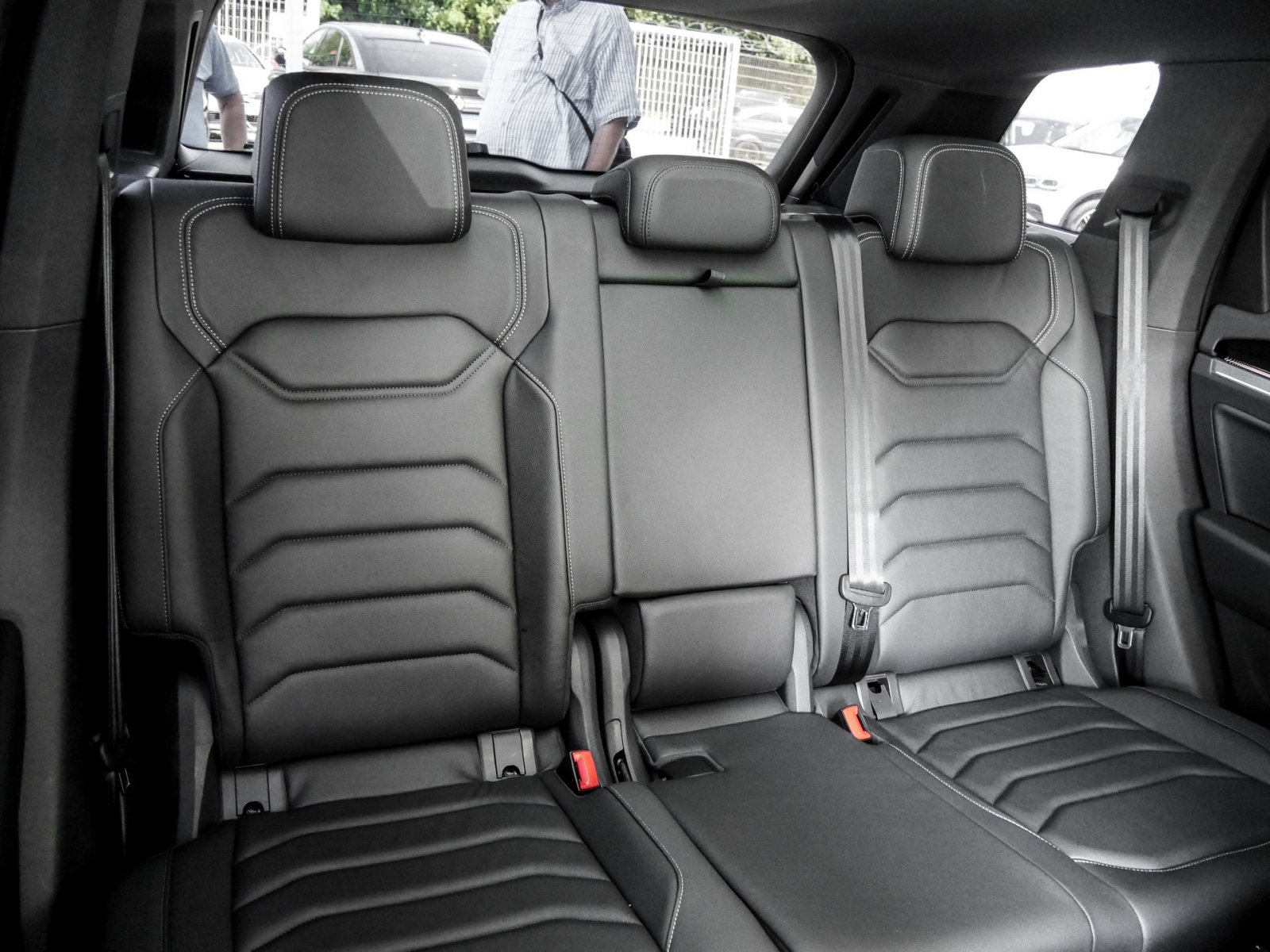 Volkswagen Touareg V6 R-LINE BLACKSTYLE PANO AHK 360CAM 21Z