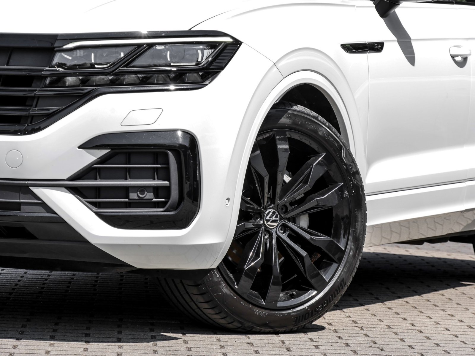 Volkswagen Touareg V6 R-LINE BLACKSTYLE PANO AHK 360CAM 21Z