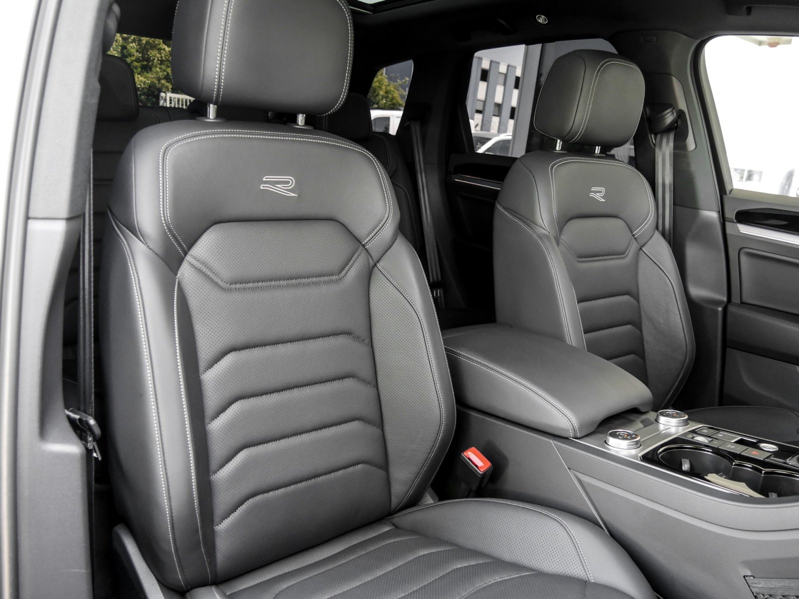 Volkswagen Touareg V6 R-LINE BLACKSTYLE PANO AHK 360CAM 21Z