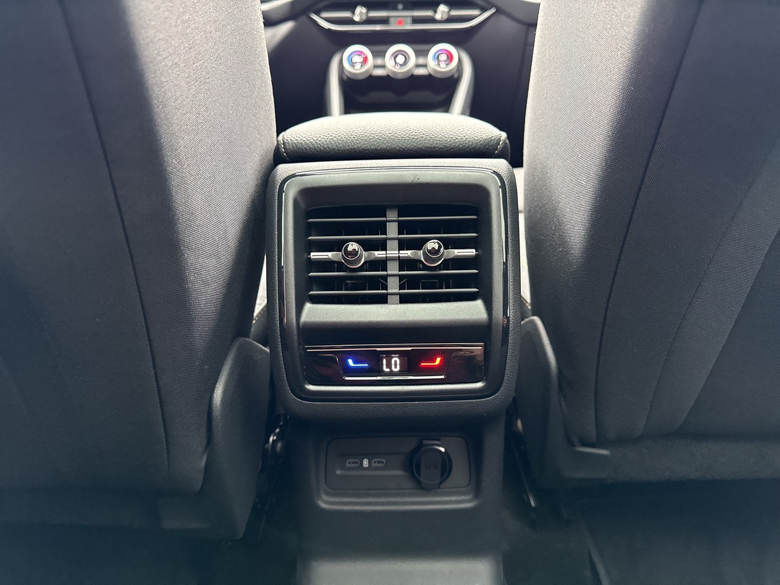 Skoda Kodiaq 2.0 SELECTION 4X4 7SITZE PANO AHK CAM ACC