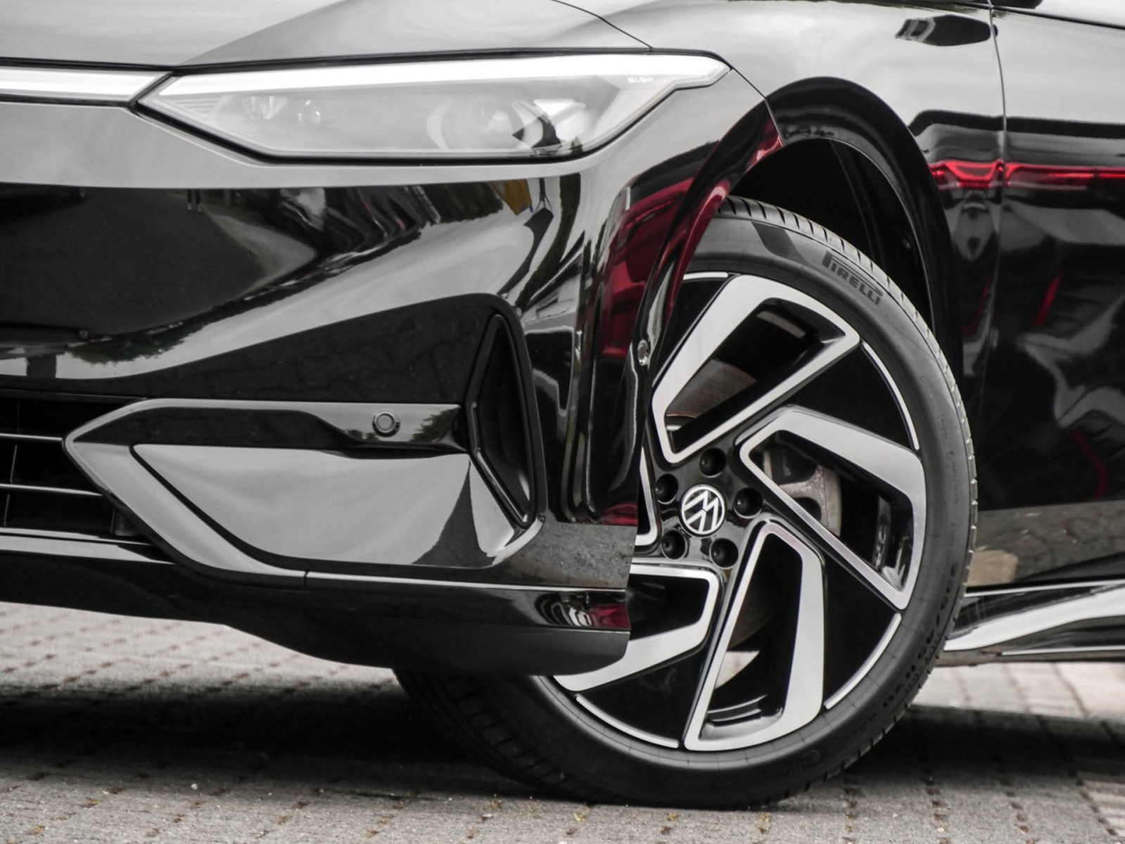 Volkswagen ID.7 Tourer PRO WÄRMEPUMPE AHK 360°CAM ACC LM20