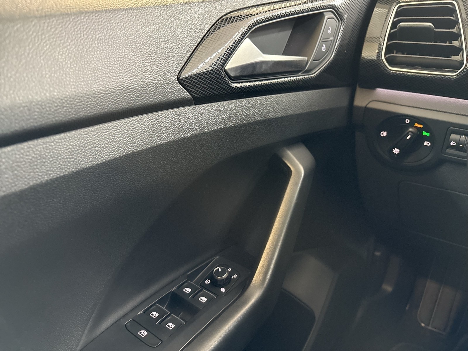Volkswagen T-Cross 1.5 ENERGY ACC NAVI ALU CARPLAY SITZHEIZ