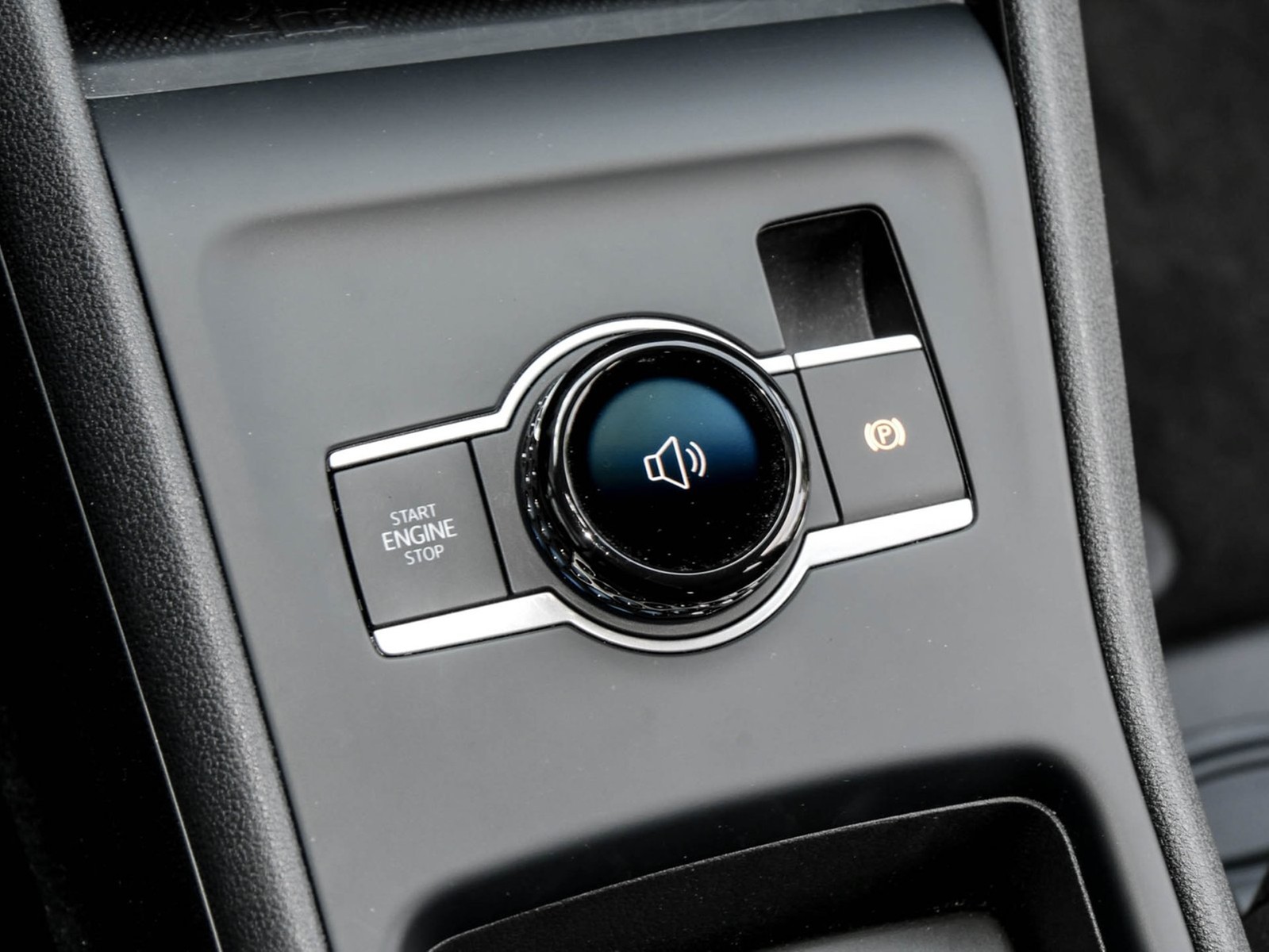 Volkswagen Tiguan 1.5 eTSI NEUES MODELL AHK CAM LM17 NAVI