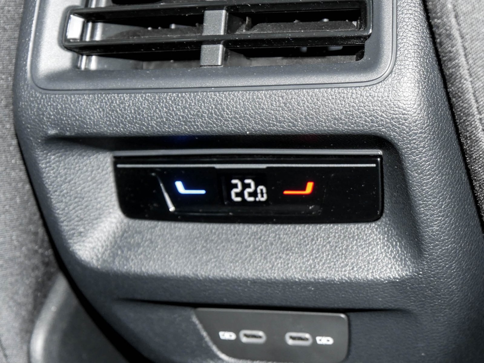 Volkswagen Tiguan 1.5 eTSI NEUES MODELL AHK CAM LM17 NAVI