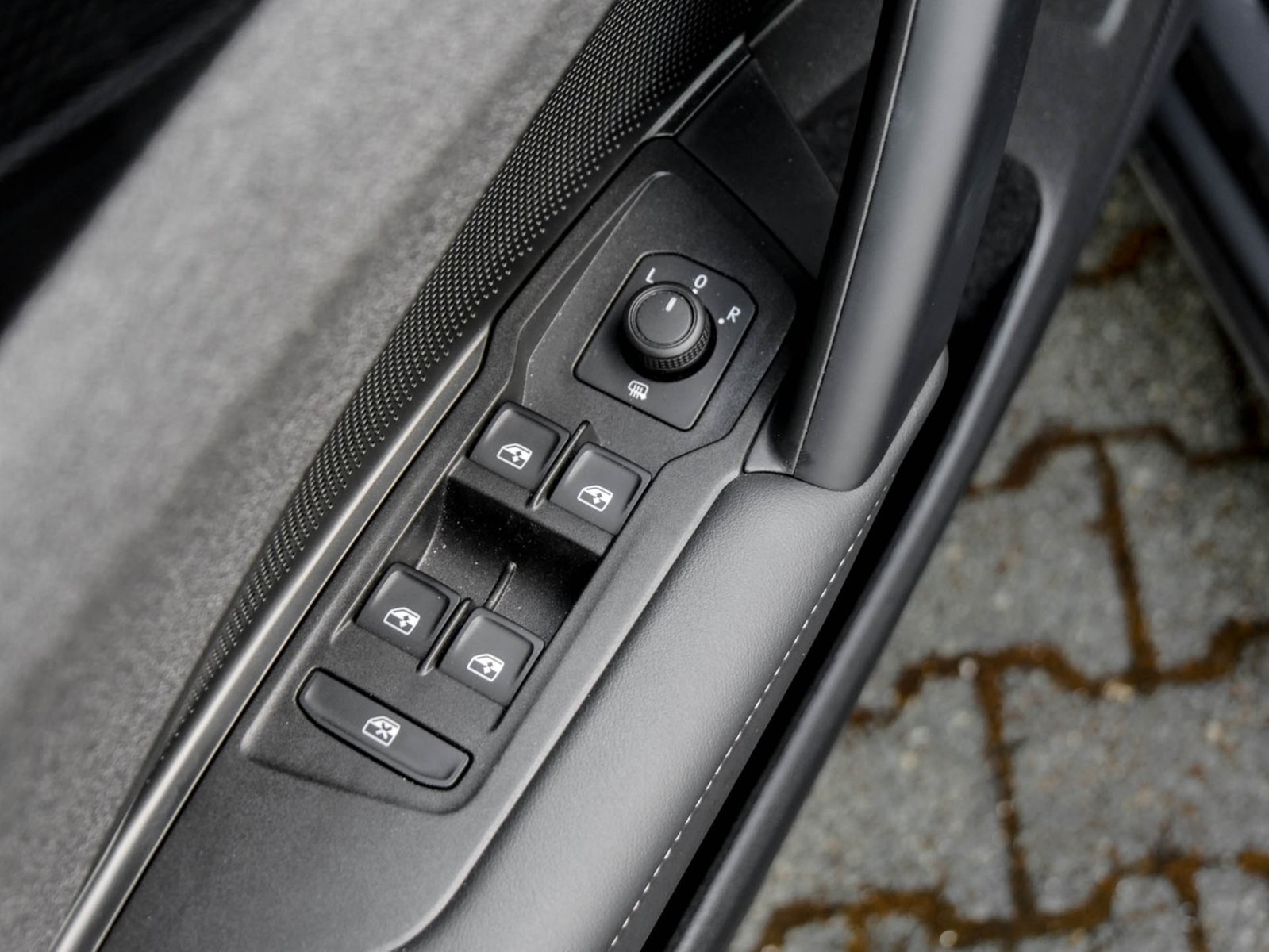 Volkswagen Tiguan 1.5 eTSI NEUES MODELL AHK CAM LM17 NAVI