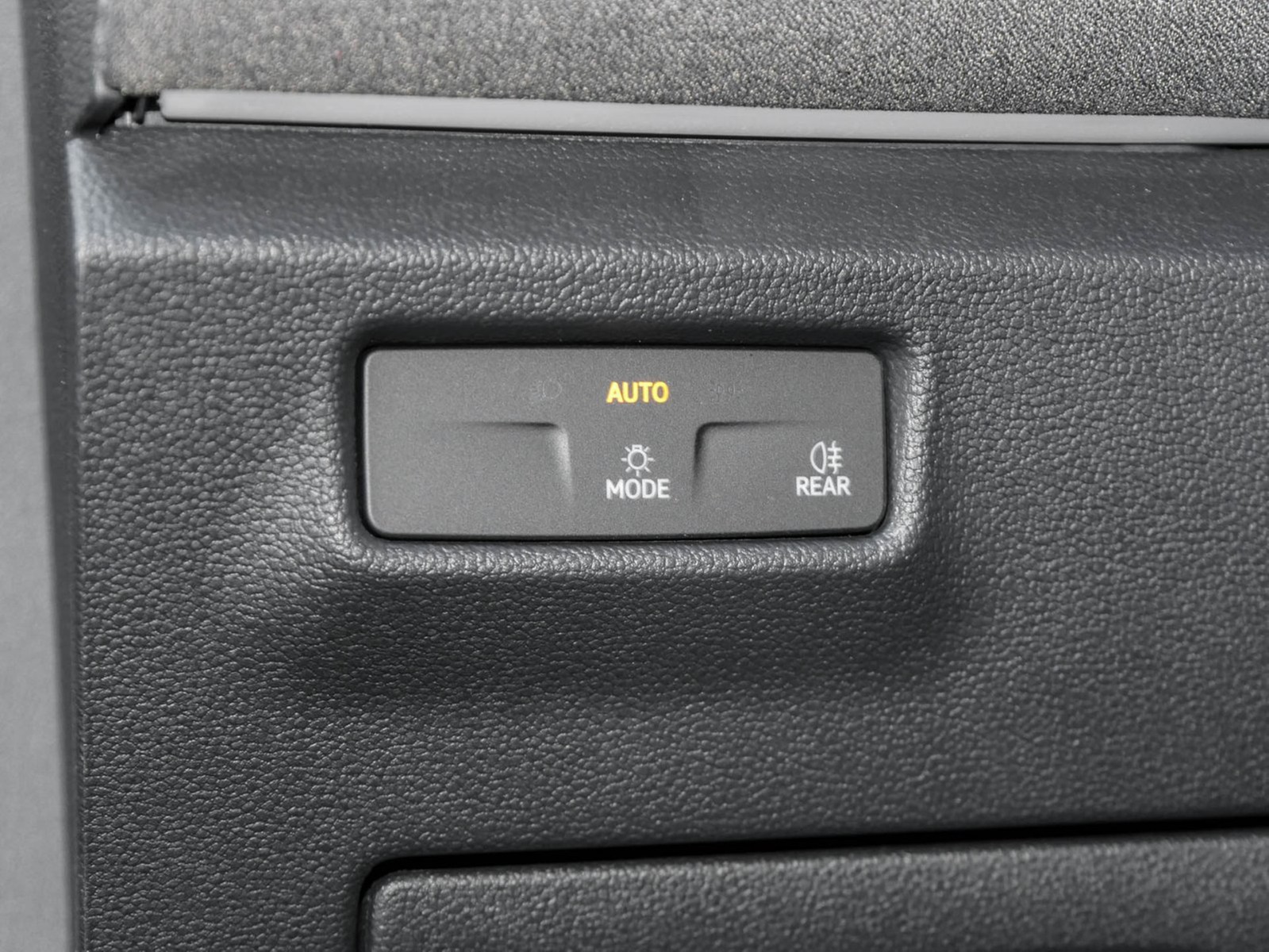 Volkswagen Tiguan 1.5 eTSI NEUES MODELL AHK CAM LM17 NAVI