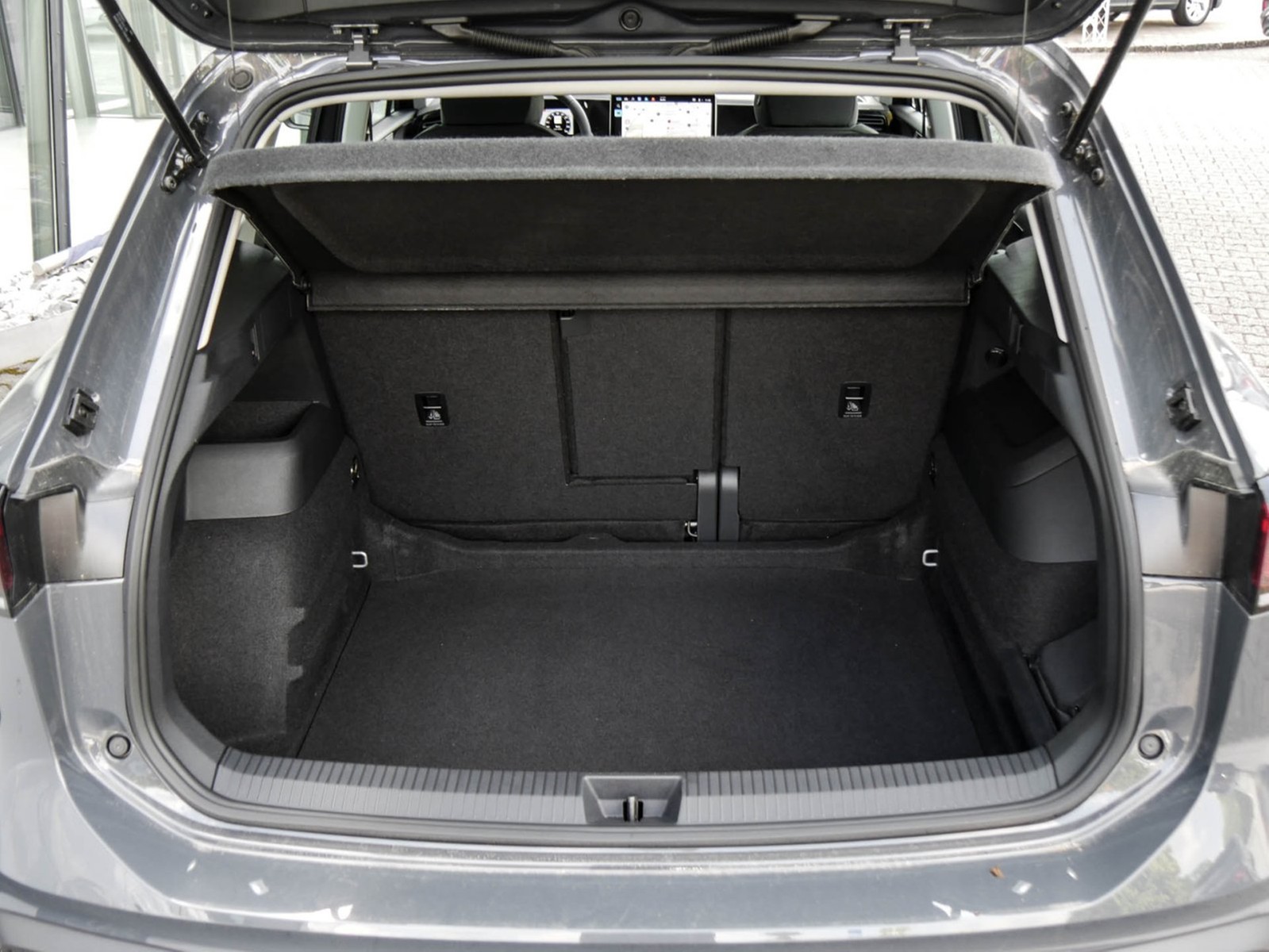 Volkswagen Tiguan 1.5 eTSI NEUES MODELL AHK CAM LM17 NAVI