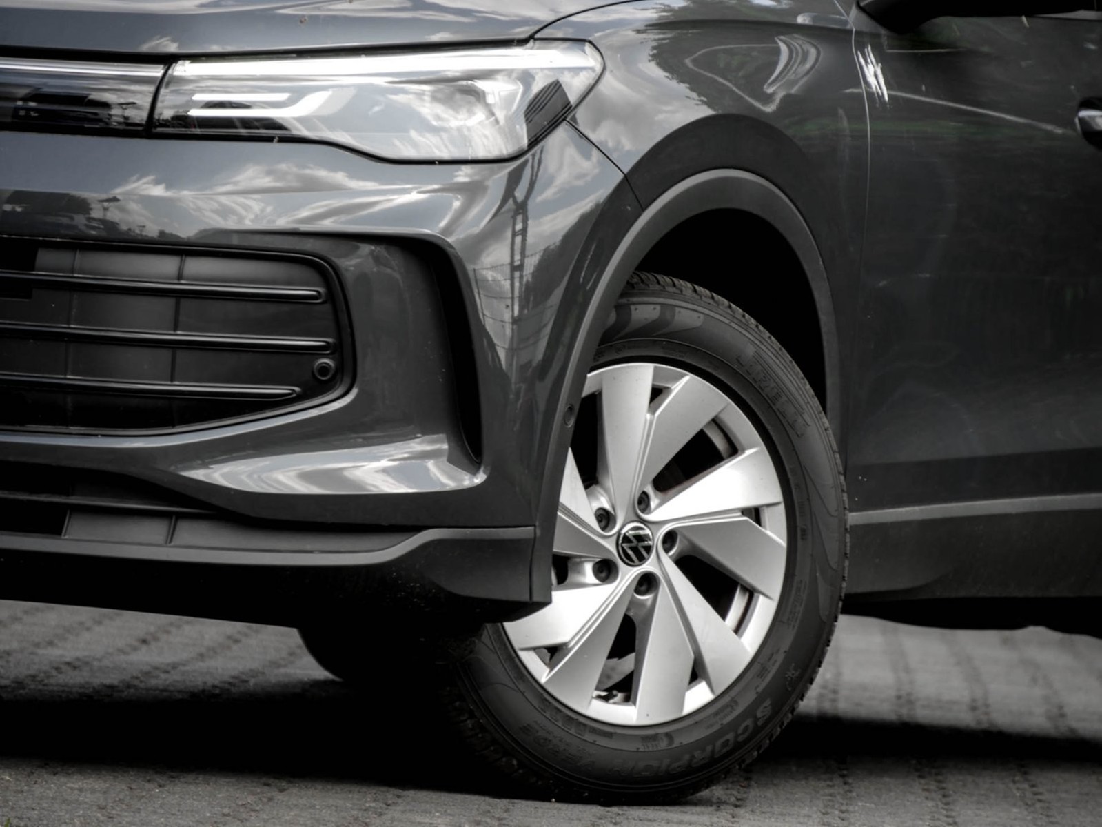 Volkswagen Tiguan 1.5 eTSI NEUES MODELL AHK CAM LM17 NAVI