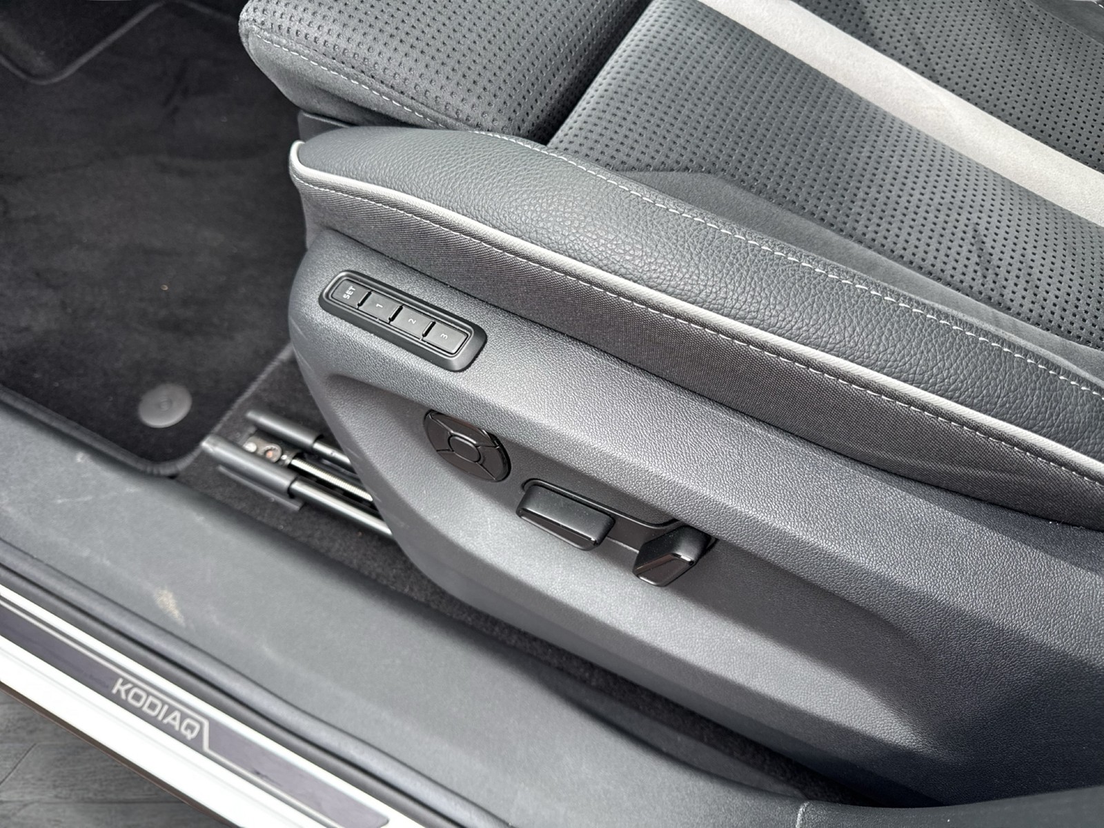 Skoda Kodiaq 1.5 iV SPORTLINE CAM ACC LM19 MATRIX NAVI