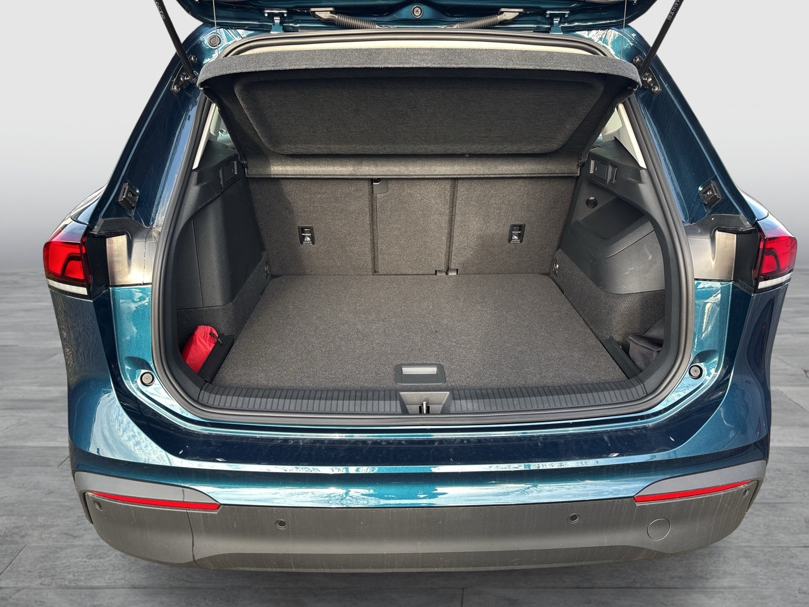 Volkswagen Tiguan 1.5 HYBRID LIFE NEUES MODELL AHK CAM LM18