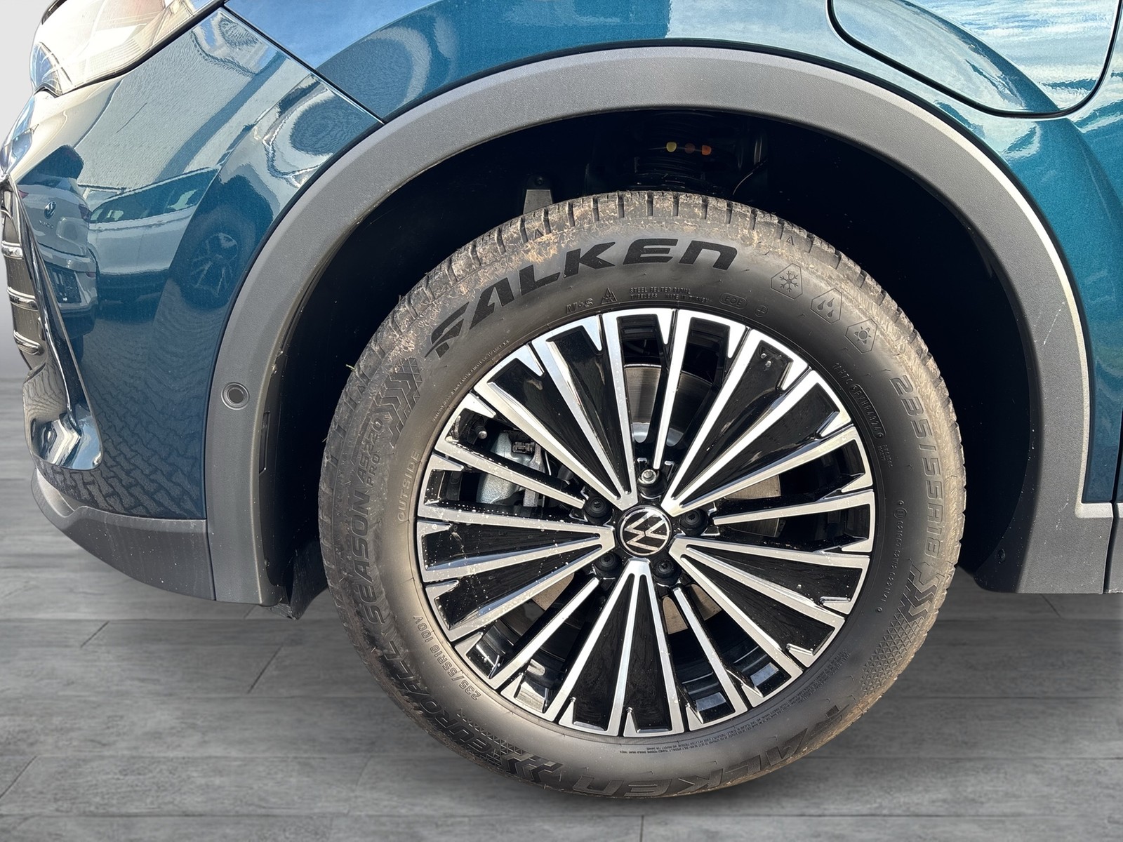 Volkswagen Tiguan 1.5 HYBRID LIFE NEUES MODELL AHK CAM LM18