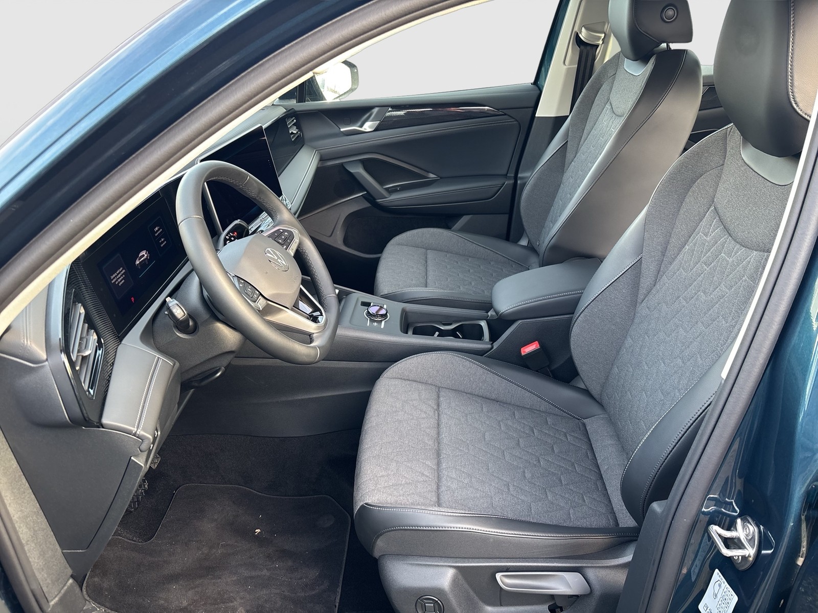 Volkswagen Tiguan 1.5 HYBRID LIFE NEUES MODELL AHK CAM LM18