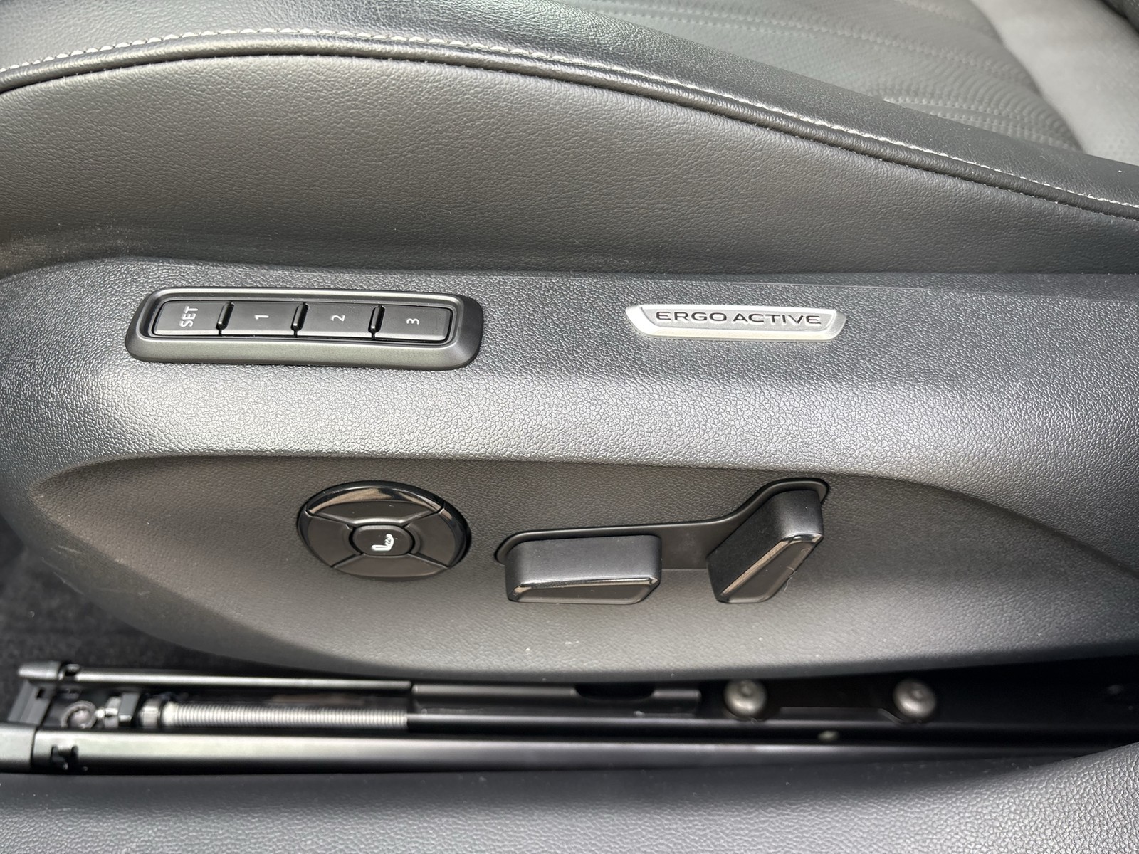 Volkswagen Passat Variant 2.0 ELEGANCE 4X4 NEUES MODELL AHK