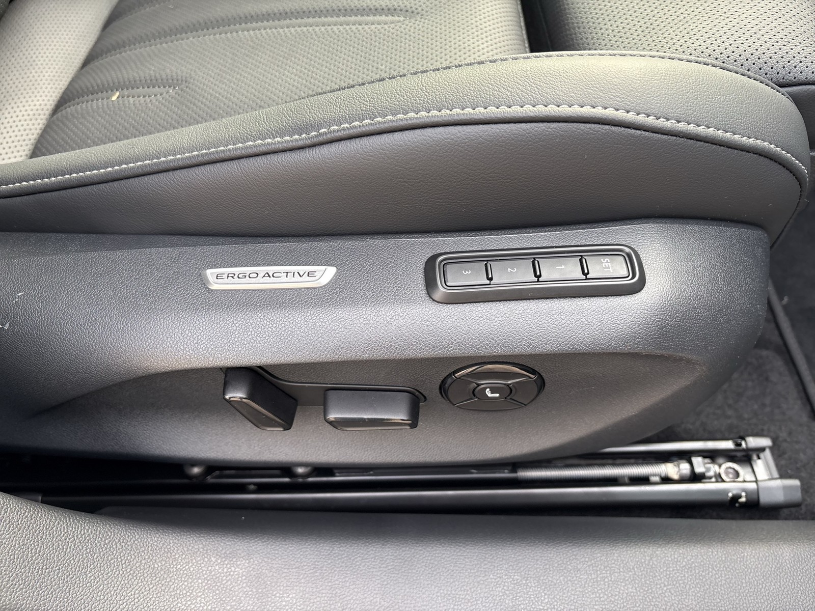 Volkswagen Passat Variant 2.0 ELEGANCE 4X4 NEUES MODELL AHK