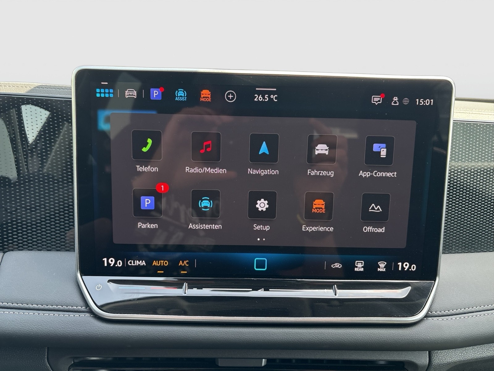 Volkswagen Tiguan 2.0 LIFE 4X4 CAM ACC CARPLAY LM17 SITZHZ.