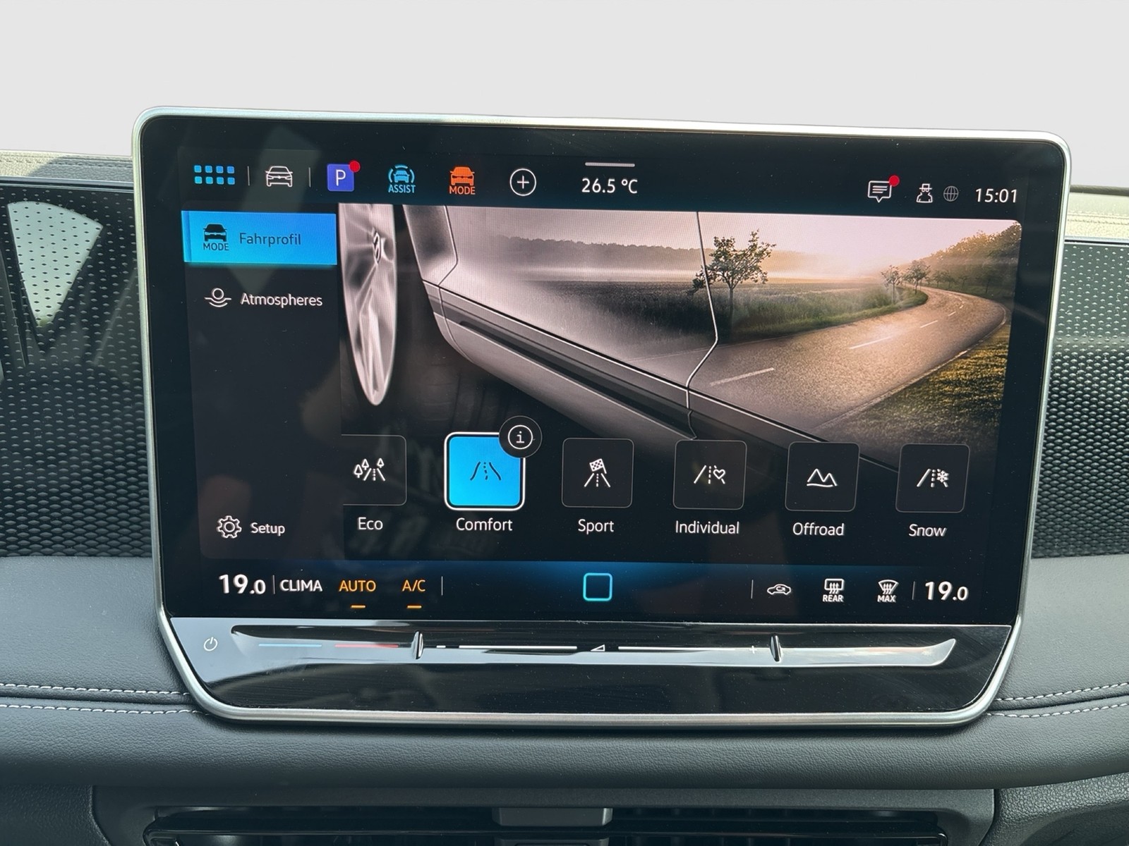 Volkswagen Tiguan 2.0 LIFE 4X4 CAM ACC CARPLAY LM17 SITZHZ.
