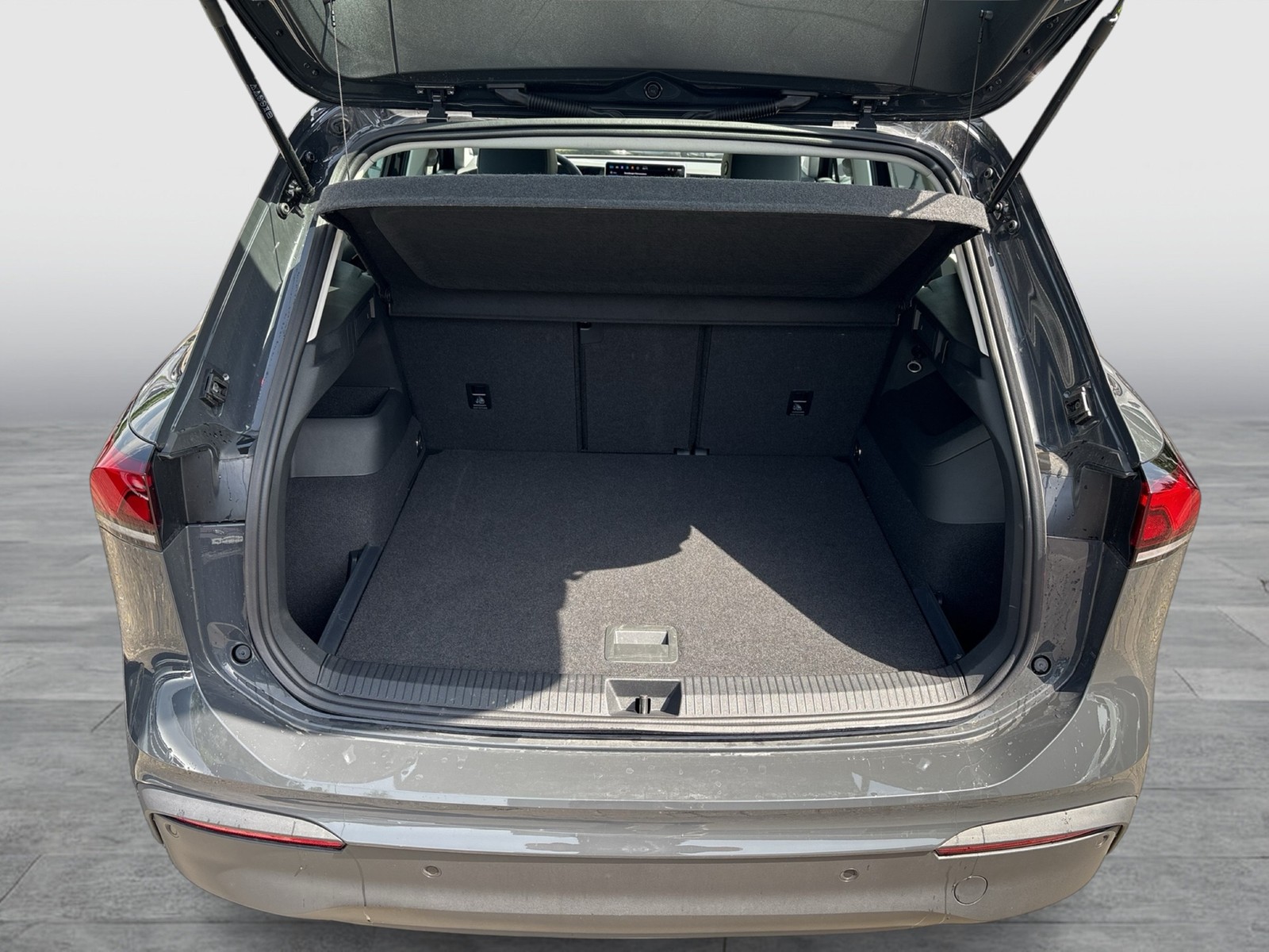 Volkswagen Tiguan 2.0 LIFE 4X4 CAM ACC CARPLAY LM17 SITZHZ.