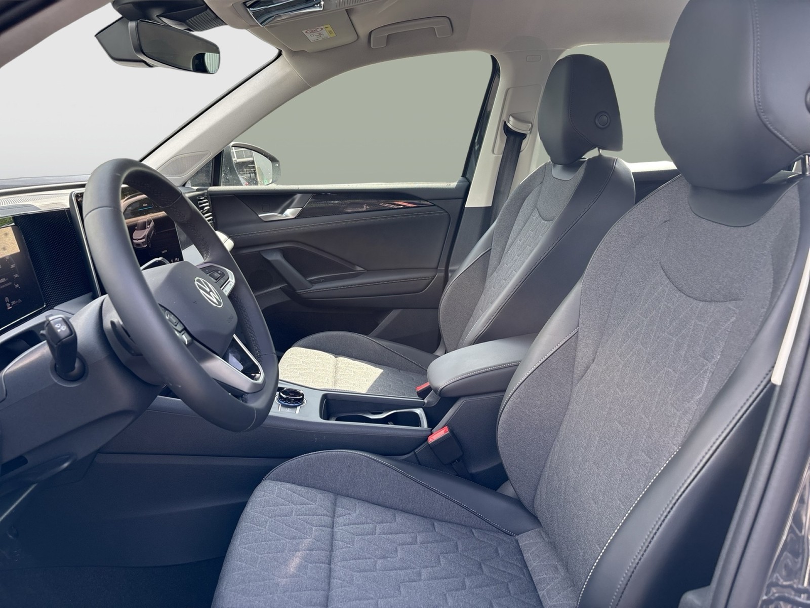Volkswagen Tiguan 2.0 LIFE 4X4 CAM ACC CARPLAY LM17 SITZHZ.