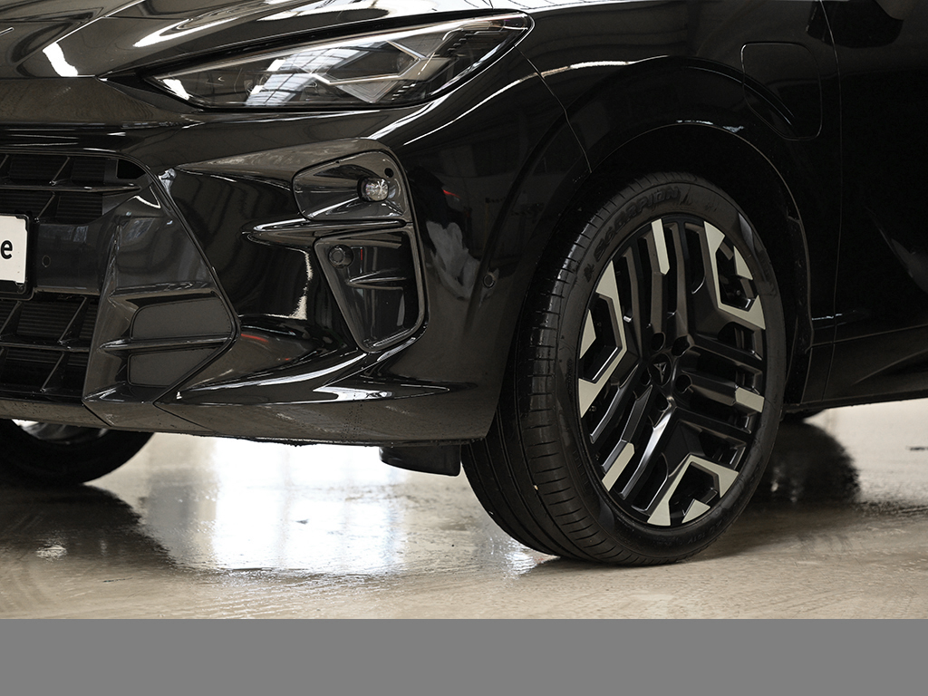 Cupra Terramar 1.5 VZ HYBRID DSG AHK PANO HUD NAV ACC