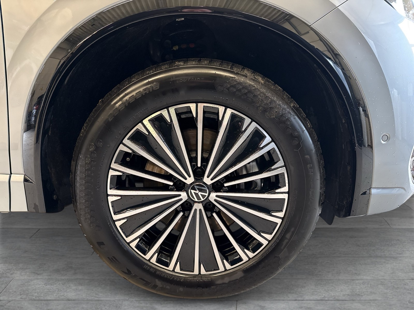 Volkswagen Tiguan 2.0 R-LINE DSG 4X4 STANDHZG AHK NAVI LM20