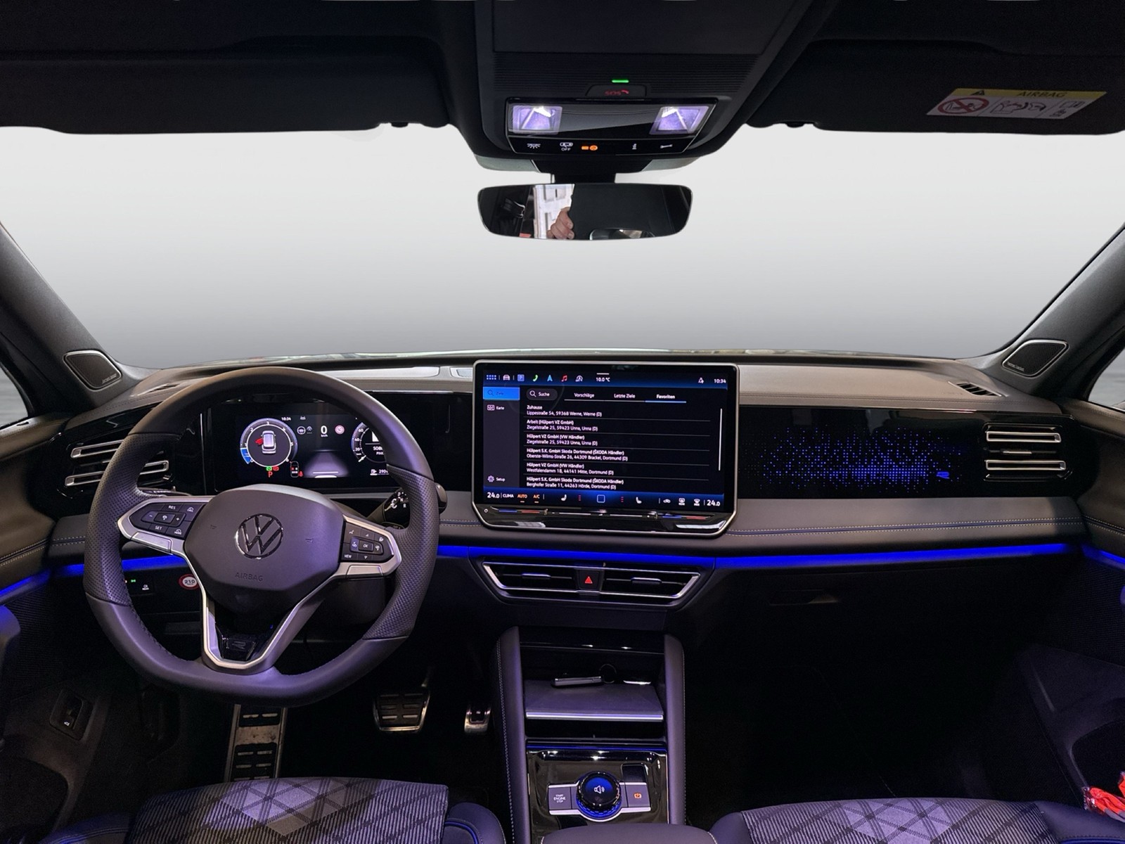 Volkswagen Tiguan 2.0 R-LINE DSG 4X4 STANDHZG AHK NAVI LM20