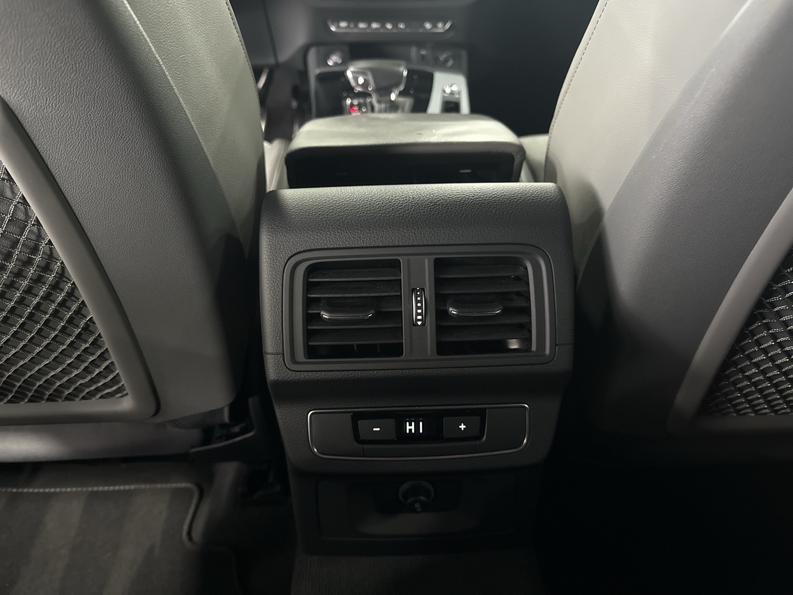 Audi Q5 40 quattro S LINE AHK ALU20 eKLAPPE NAVI+