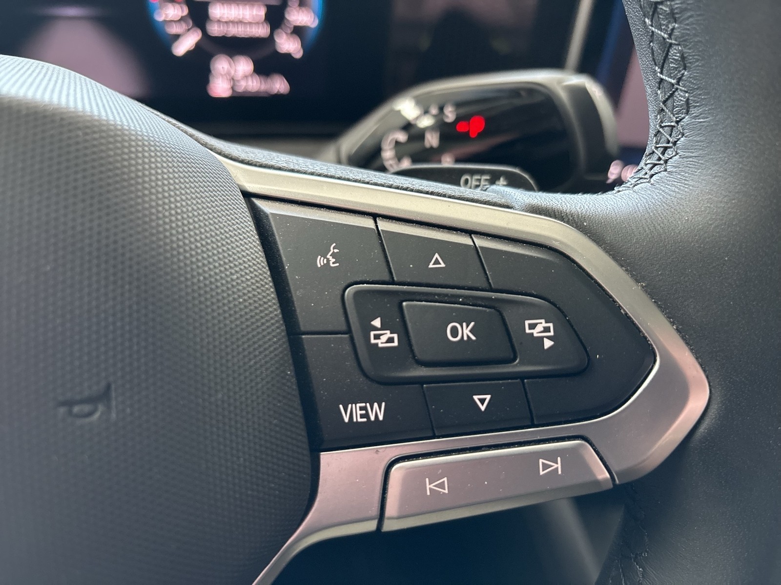 Volkswagen Tiguan 1.5 eTSI AHK CAM NAVI LM17 CARPLAY SITZHZ