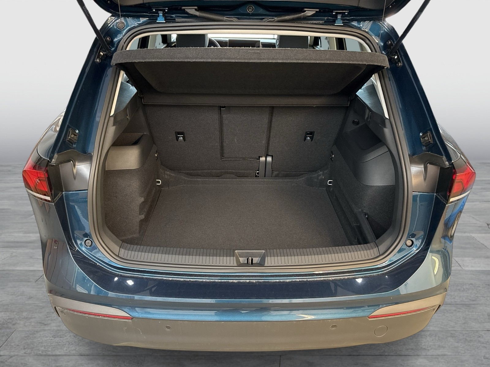 Volkswagen Tiguan 1.5 eTSI AHK CAM NAVI LM17 CARPLAY SITZHZ
