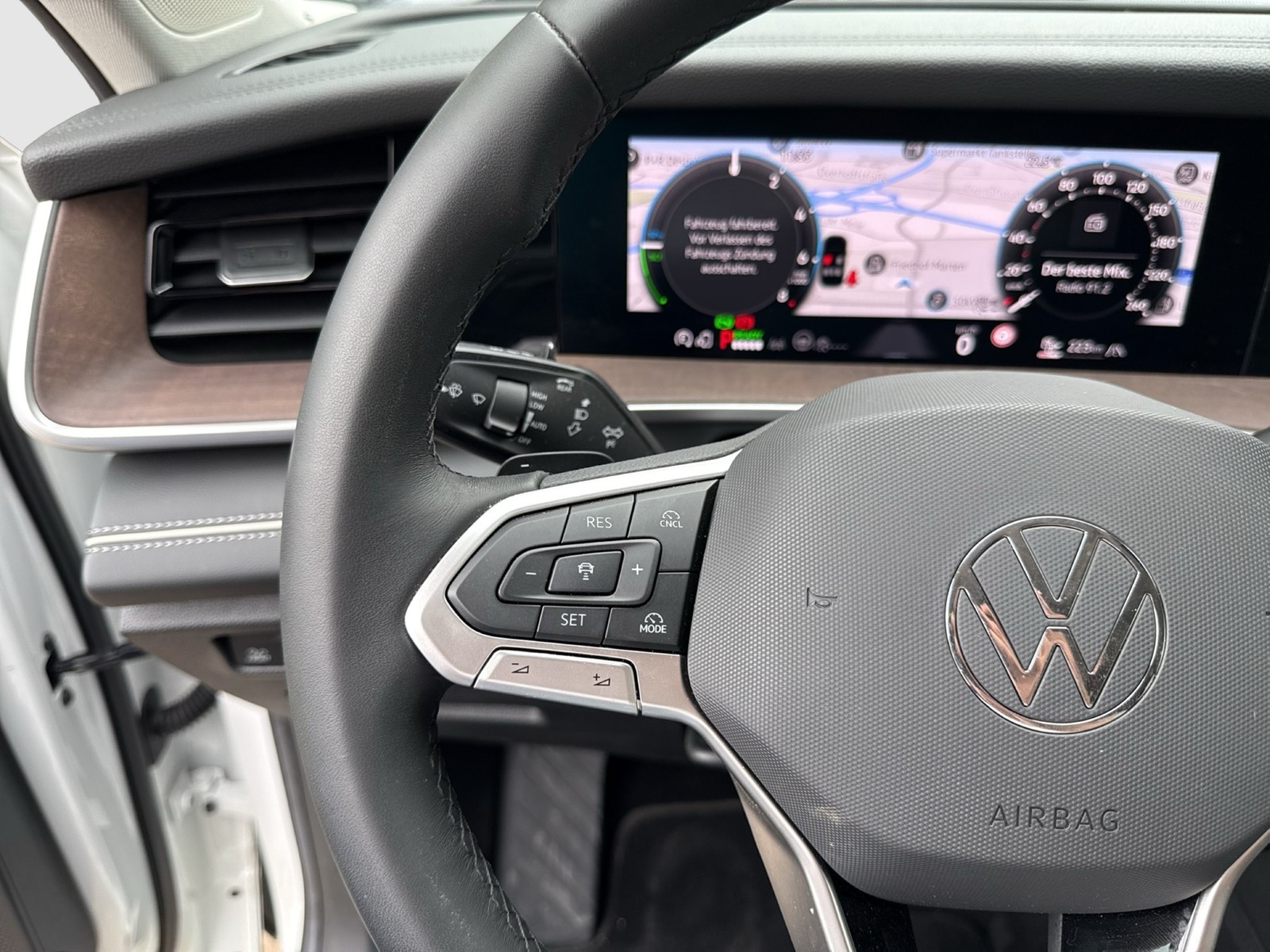 Volkswagen Tayron 1.5 HYBRID ELEGANCE 360°CAM ACC LM18 NAVI