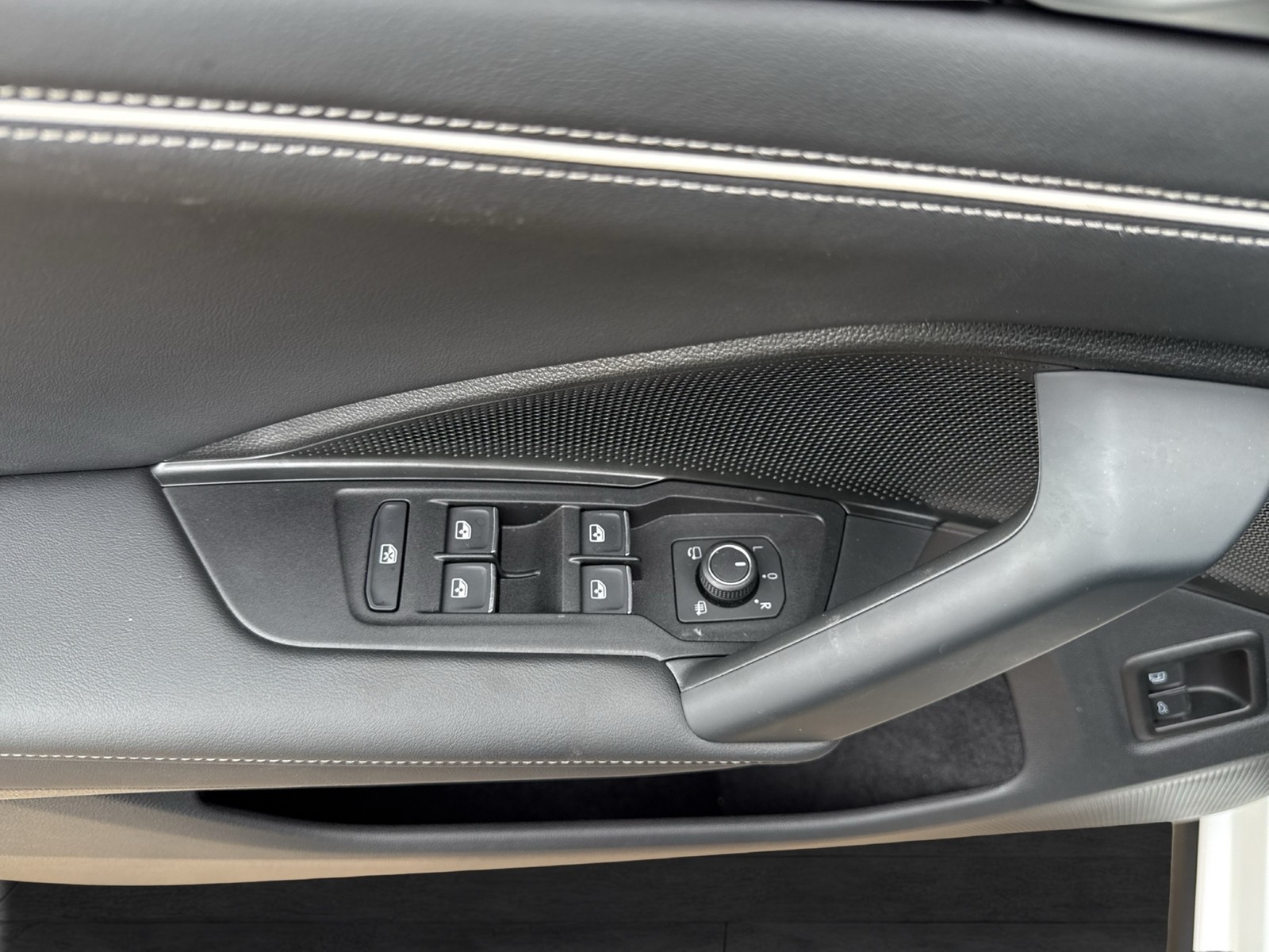 Volkswagen Tayron 1.5 HYBRID ELEGANCE 360°CAM ACC LM18 NAVI