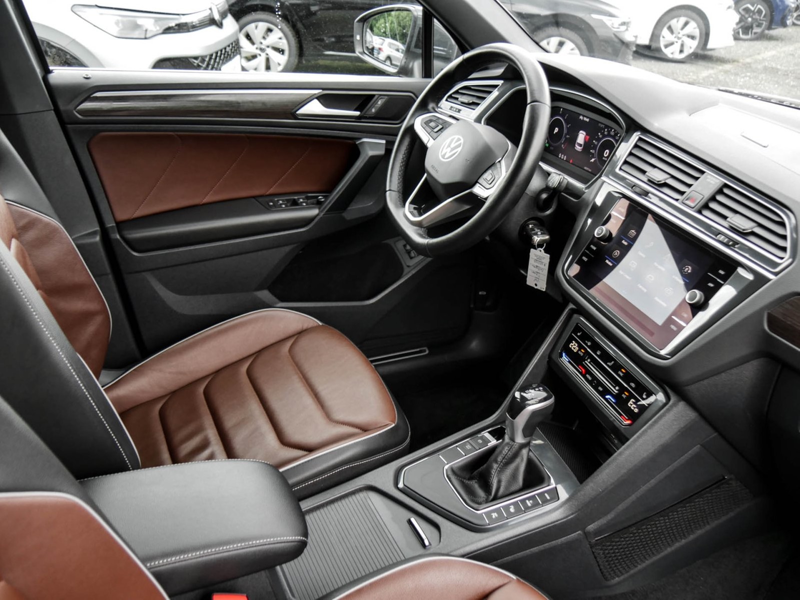 Volkswagen Tiguan 1.4 HYBRID ELEGANCE LEDER 360CAM ACC LM18