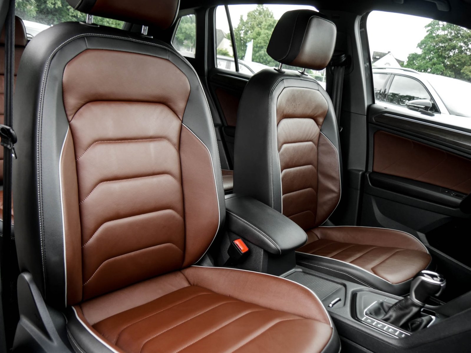 Volkswagen Tiguan 1.4 HYBRID ELEGANCE LEDER 360CAM ACC LM18