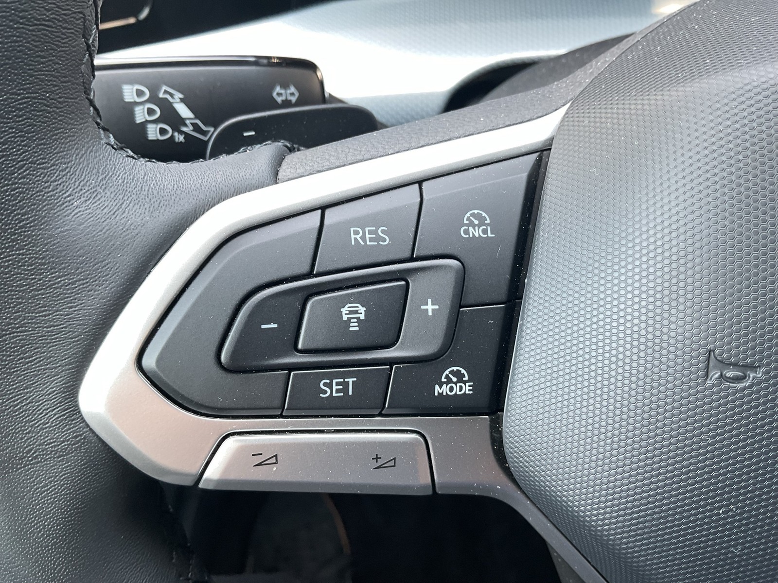 Volkswagen Golf Variant VIII 2.0 ENERGY AHK CAM ACC CARPLAY