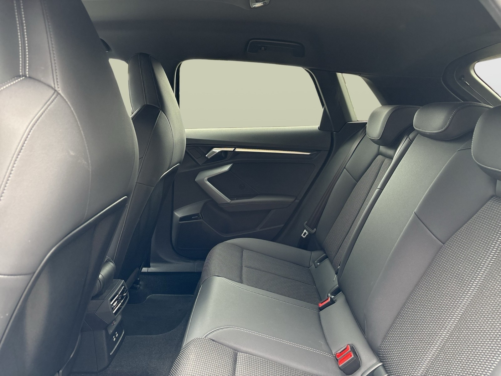 Audi A3 Sportback 45 HYBRID S LINE SONOS AHK CAM ACC