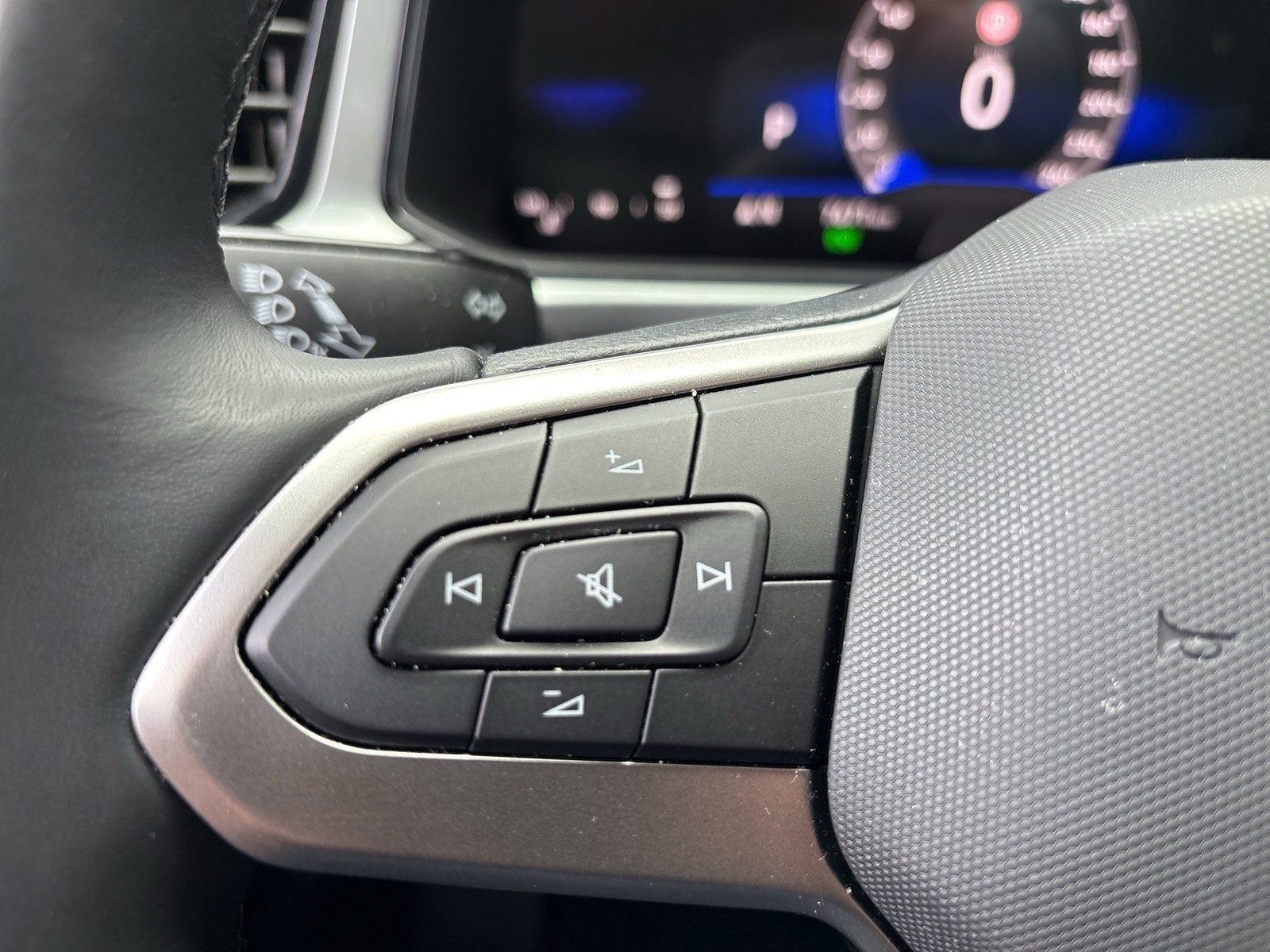 Volkswagen T-Roc 1.5 LIFE STANDHZ. LM17 NAVI CARPLAY SITZHZ