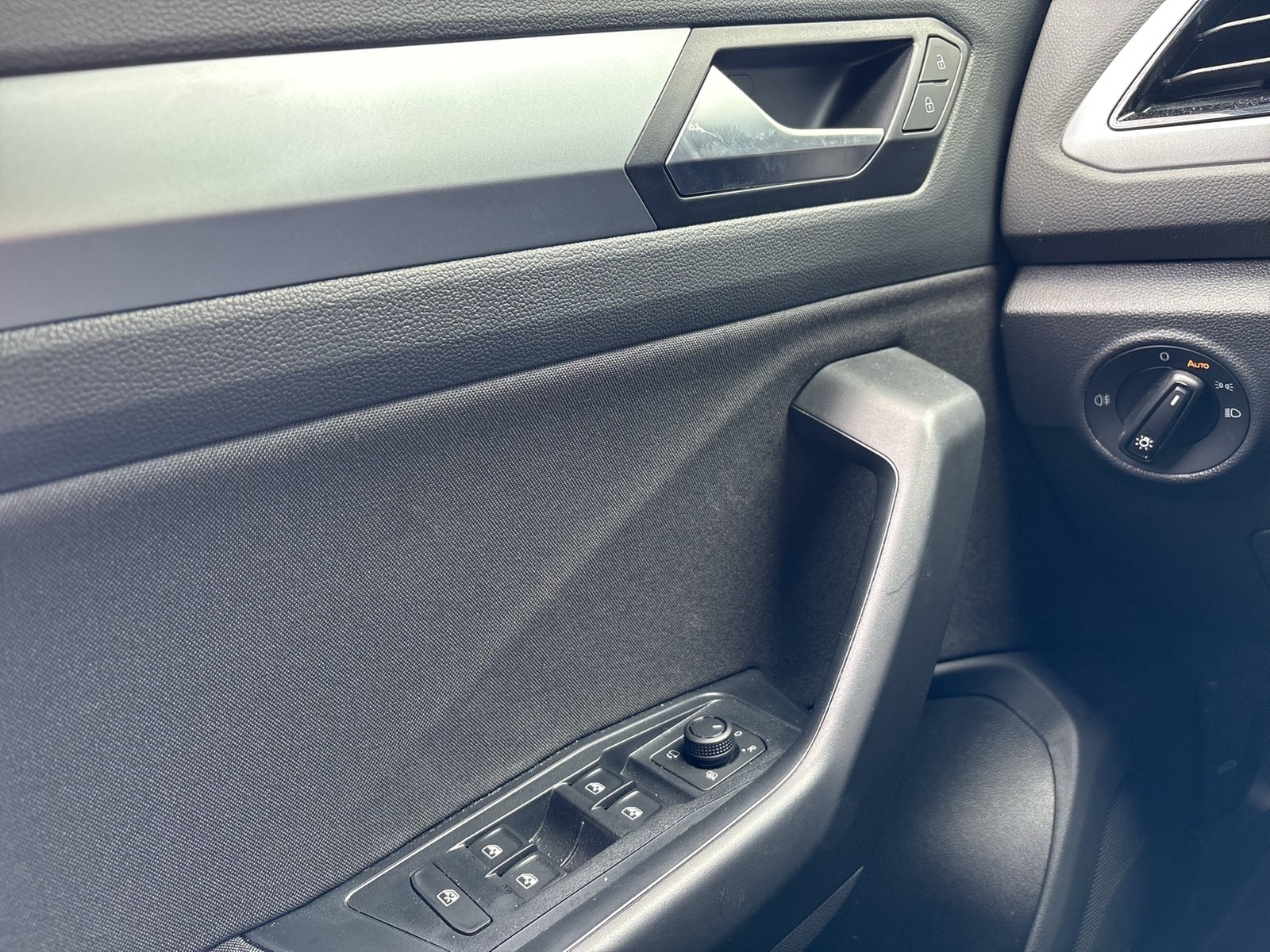 Volkswagen T-Roc 1.5 LIFE STANDHZ. LM17 NAVI CARPLAY SITZHZ