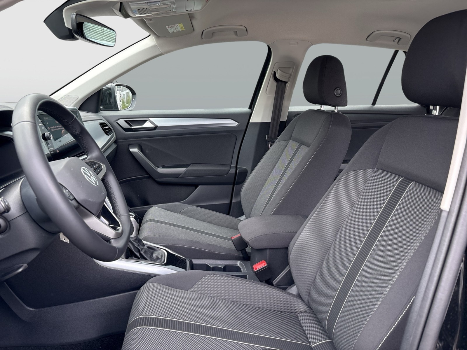Volkswagen T-Roc 1.5 LIFE STANDHZ. LM17 NAVI CARPLAY SITZHZ