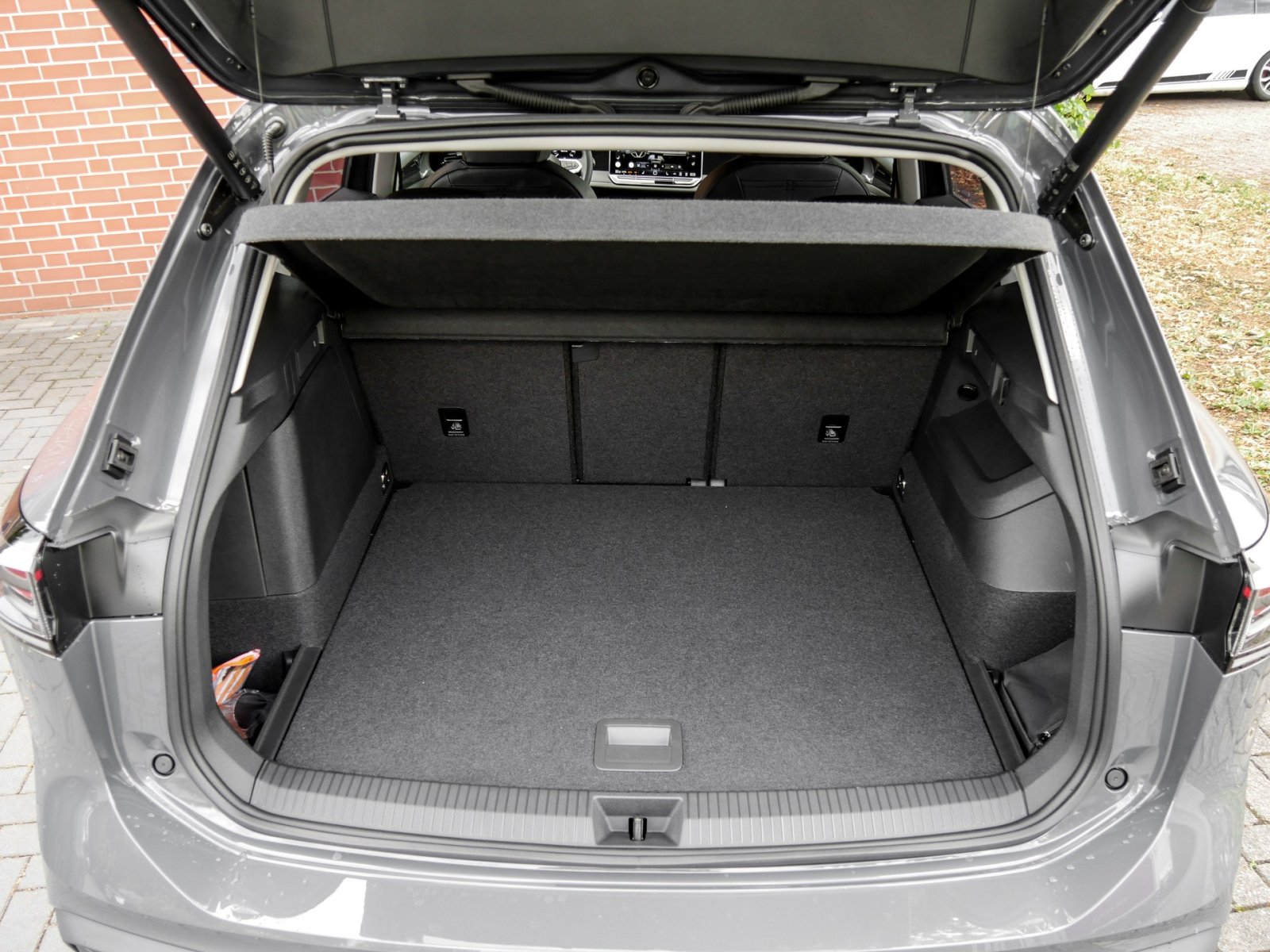 Volkswagen Tiguan 1.5 HYBRID LIFE NEUES MODELL CAM ACC LM18